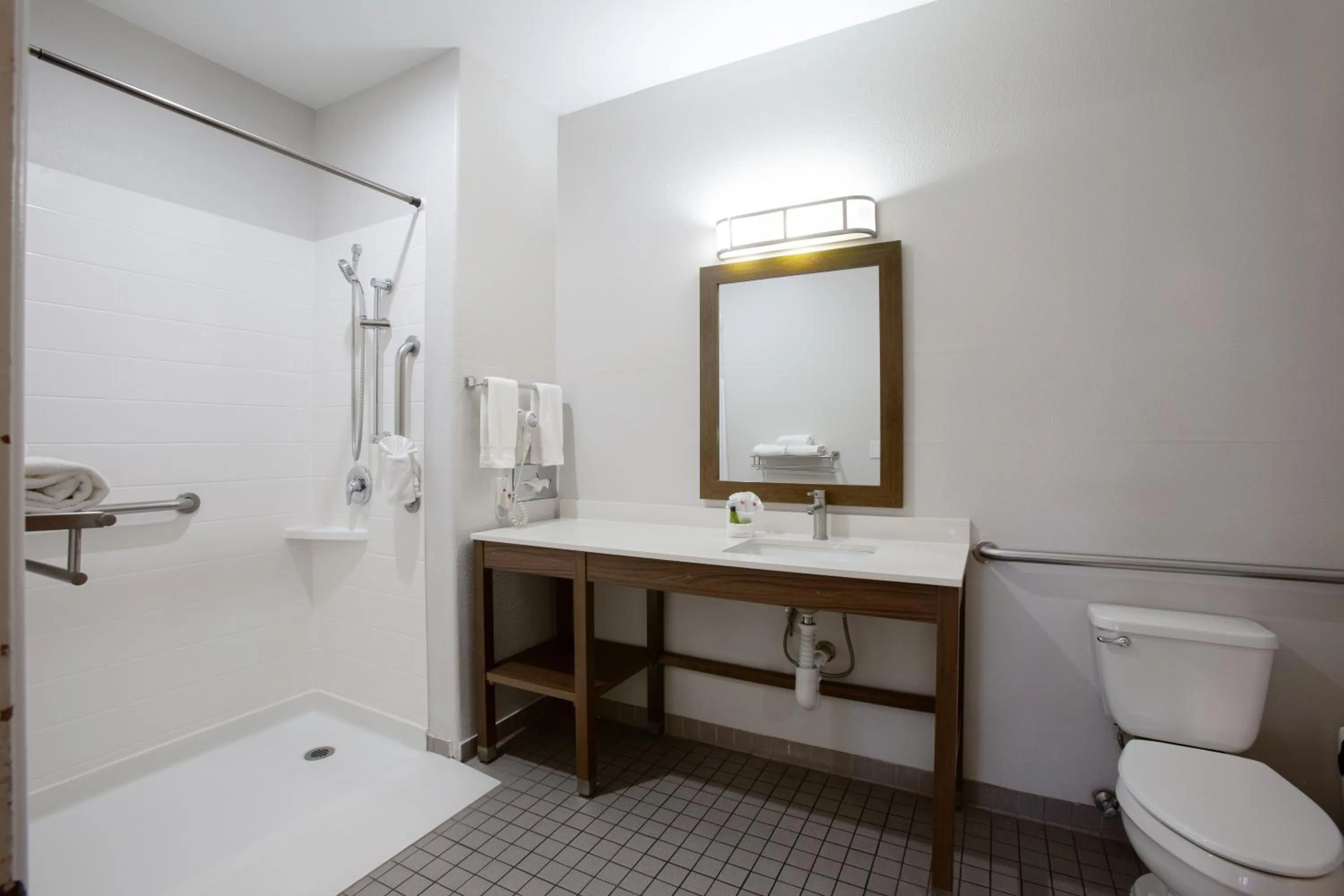 Shower in Wildflower Inn at Bell Rock