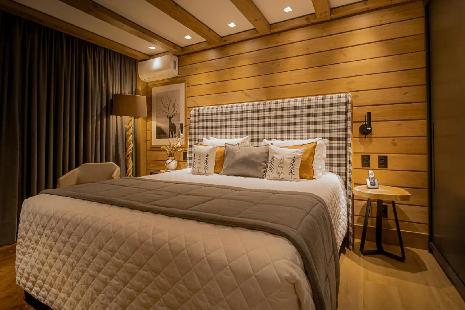 Deluxe King Suite in Hotel Alpestre Deluxe King Suite in Hotel Alpestre