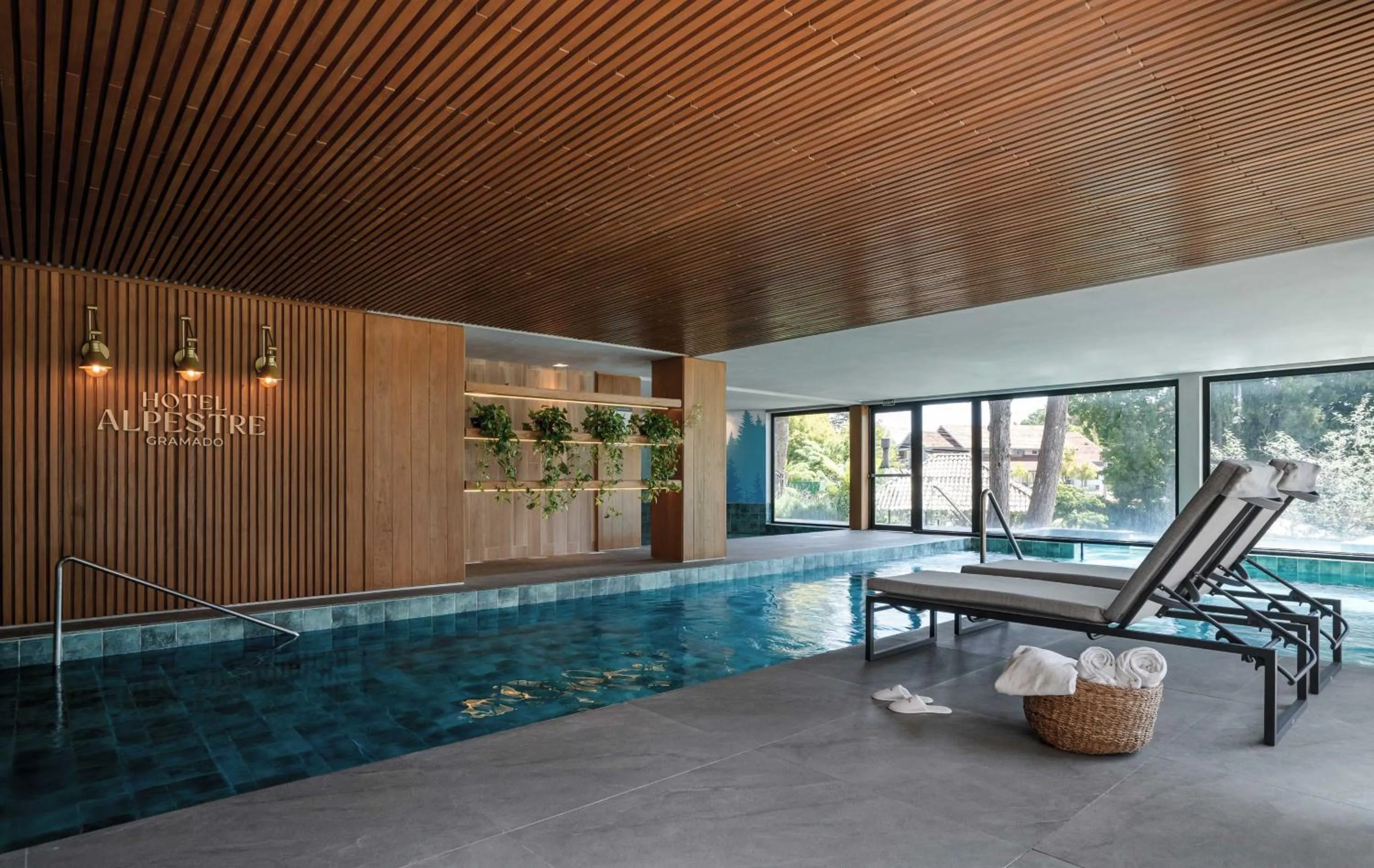 Swimming pool in Hotel Alpestre