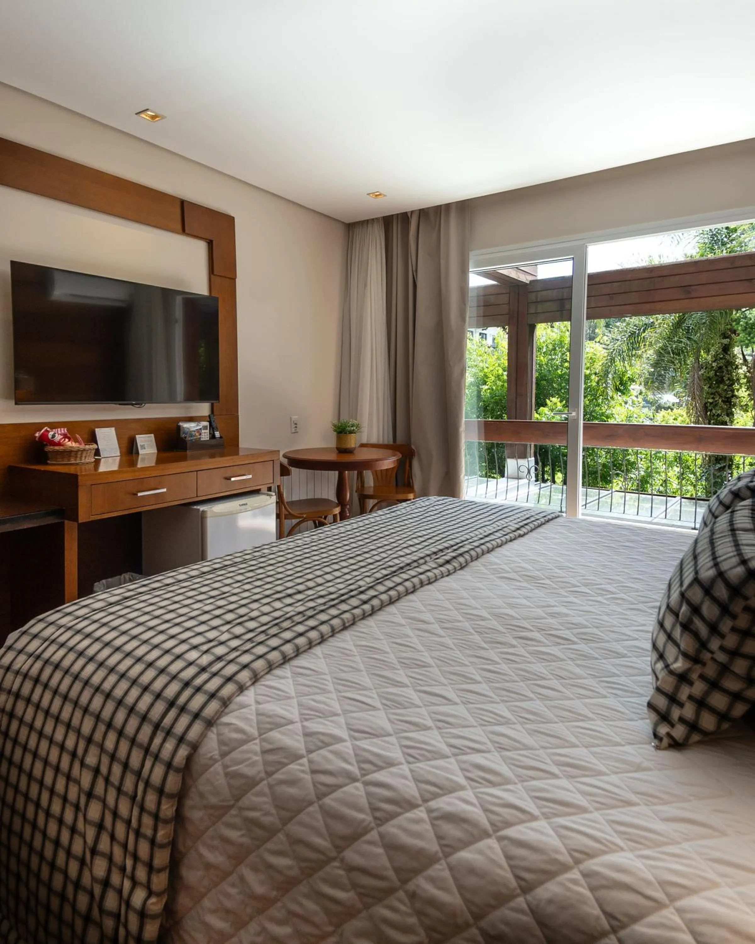 Bedroom, Bed in Hotel Alpestre