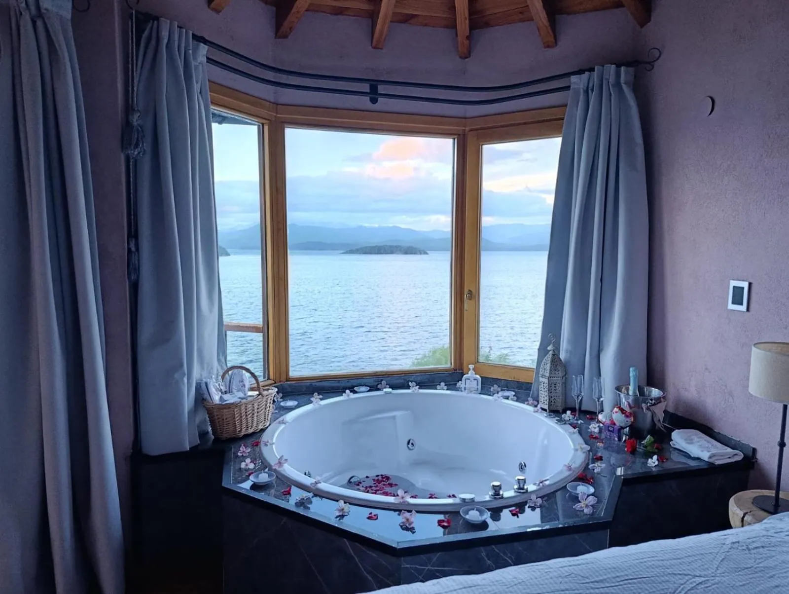 Bed in Lirolay Suites - Apart Hotel