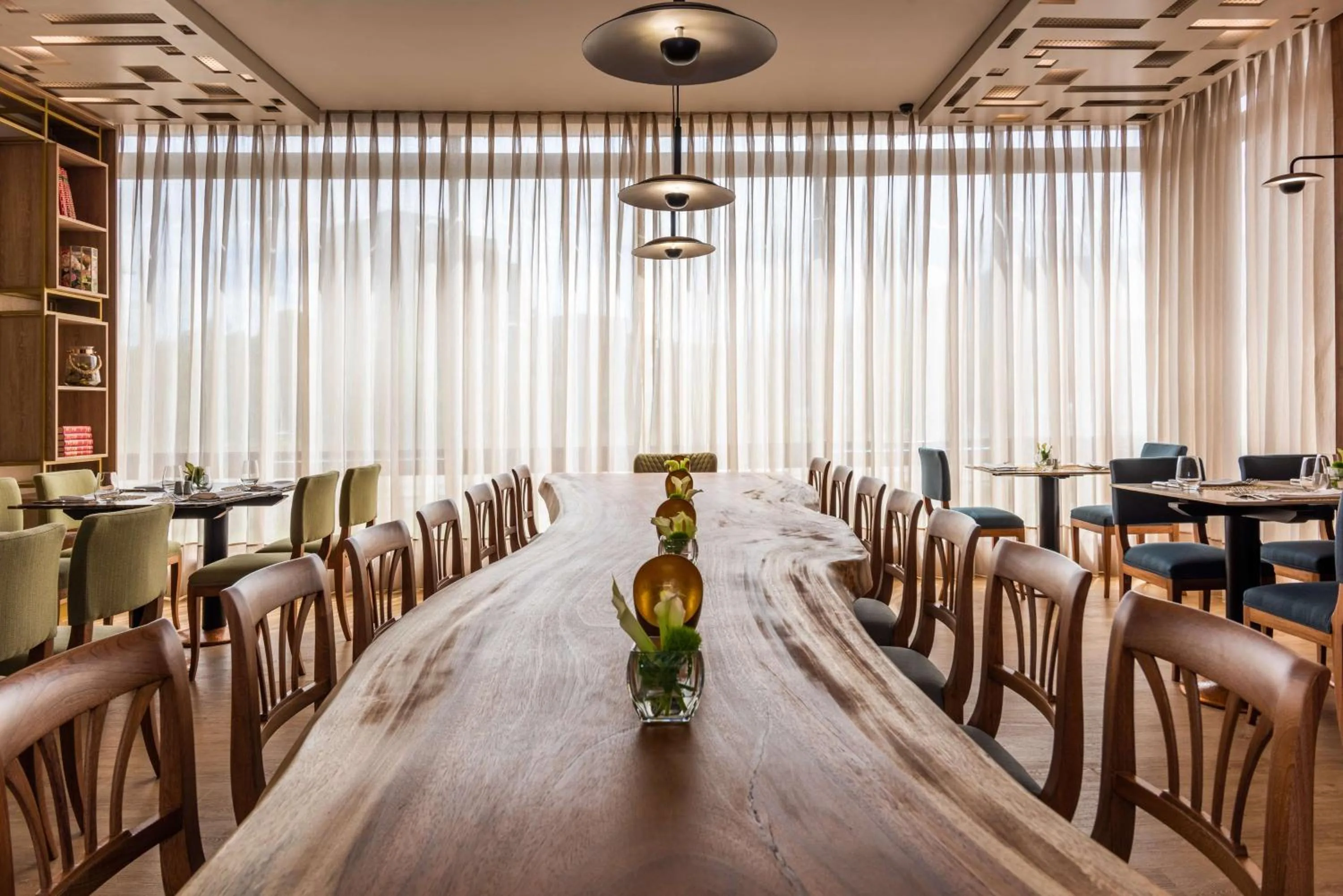 Restaurant/places to eat in NH Collection Bogota WTC Royal