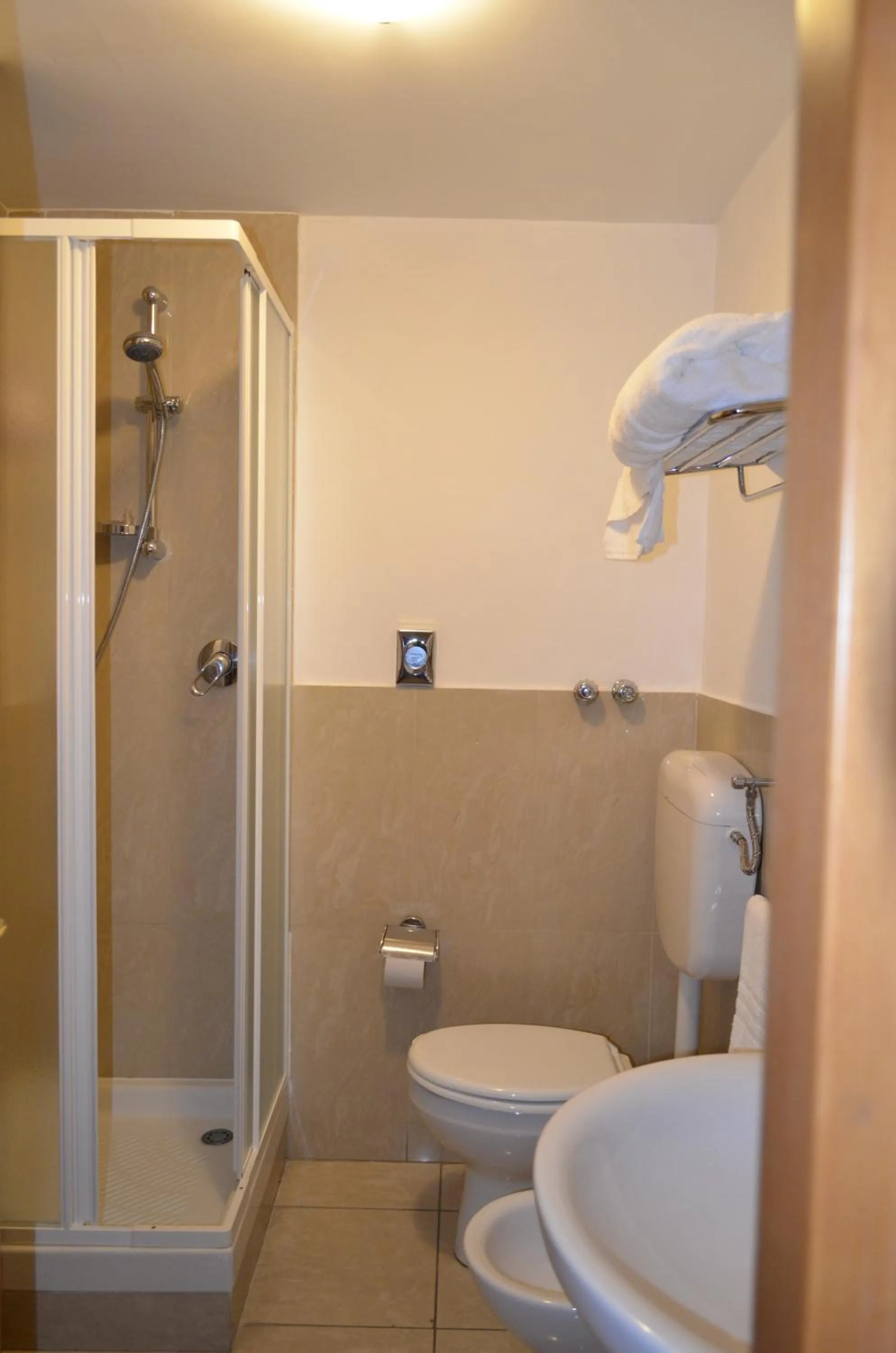 Shower in B&B Dimora Cirillo