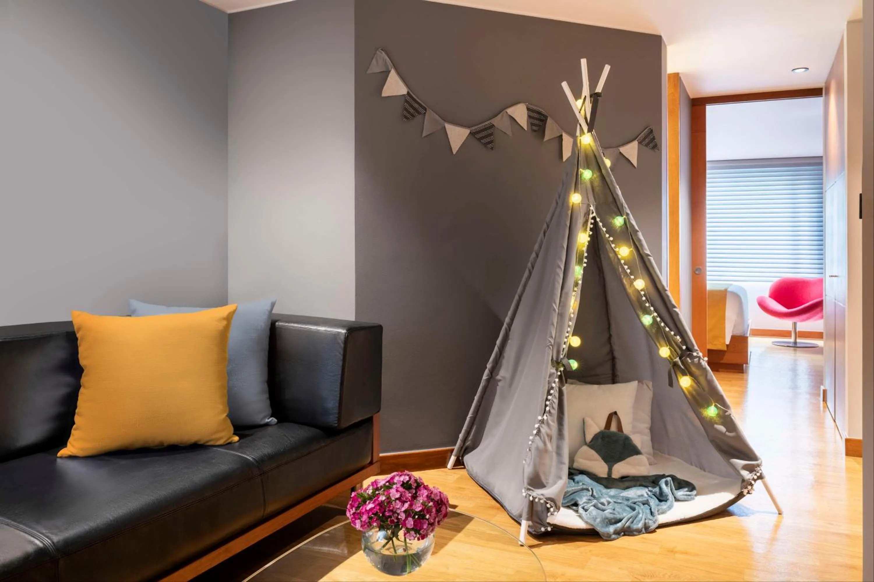 Photo of the whole room in Avani Royal Zona T Bogotá Hotel