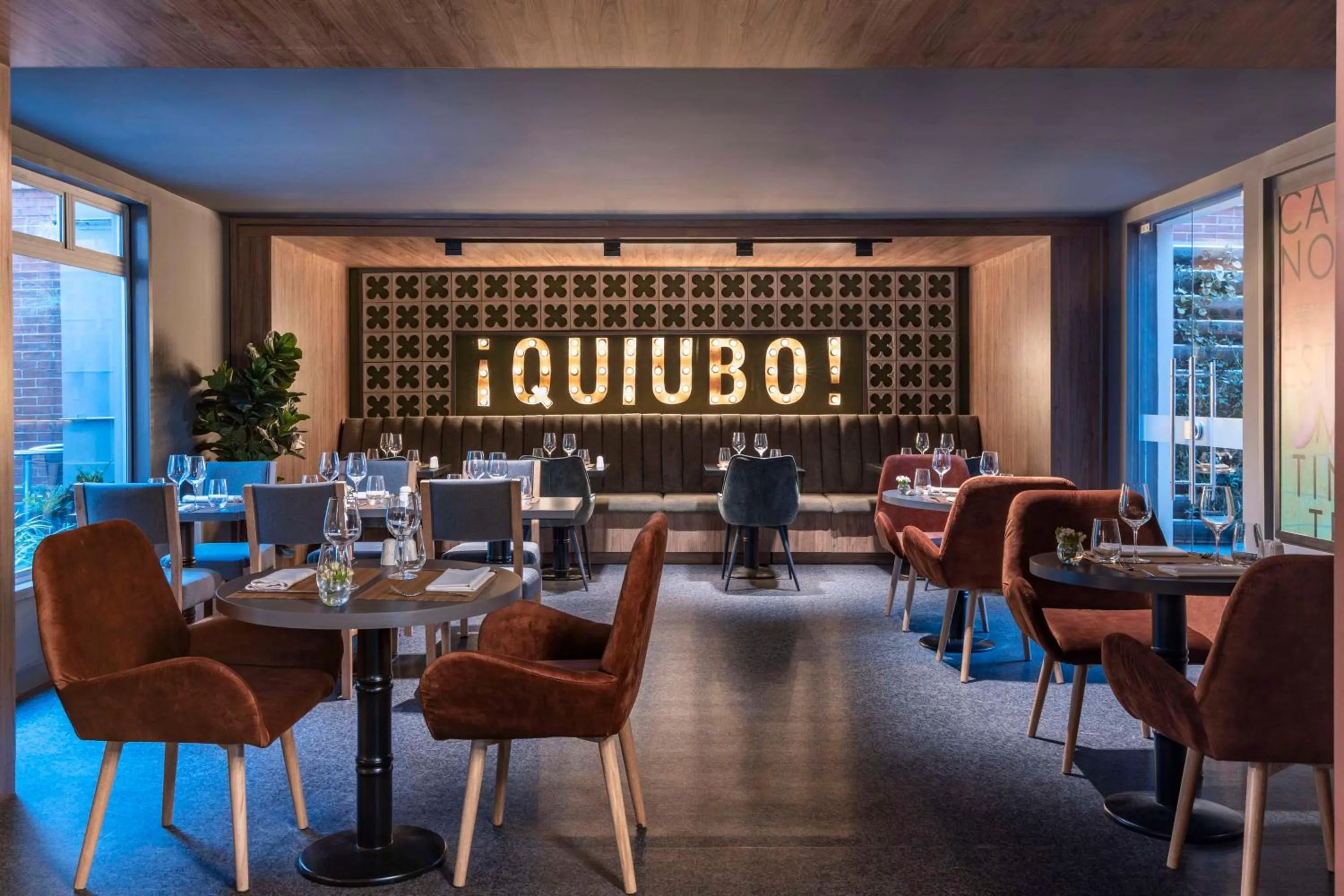 Restaurant/places to eat in Avani Royal Zona T Bogotá Hotel