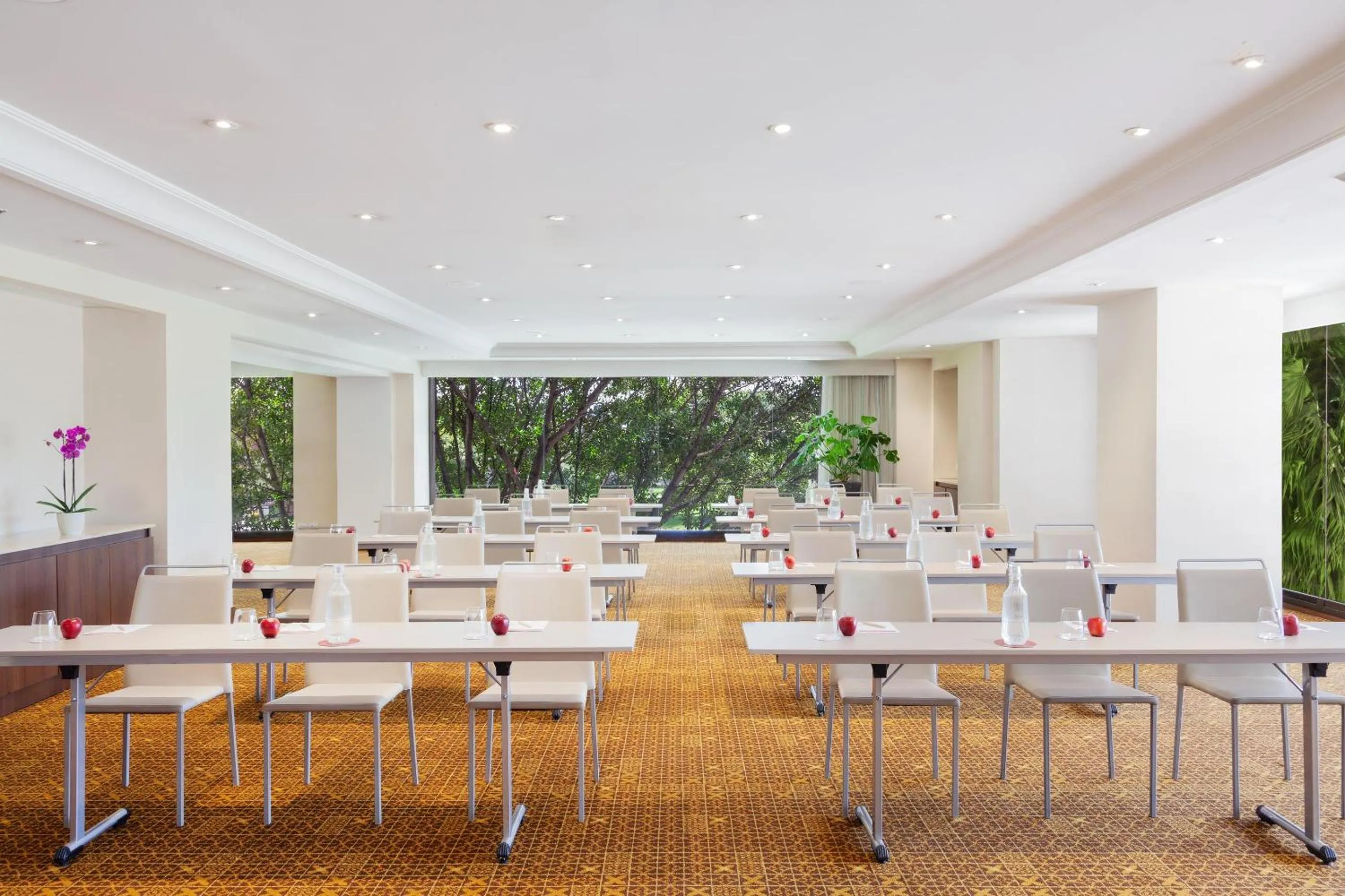 Meeting/conference room in NH Collection Bogotá Royal Teleport