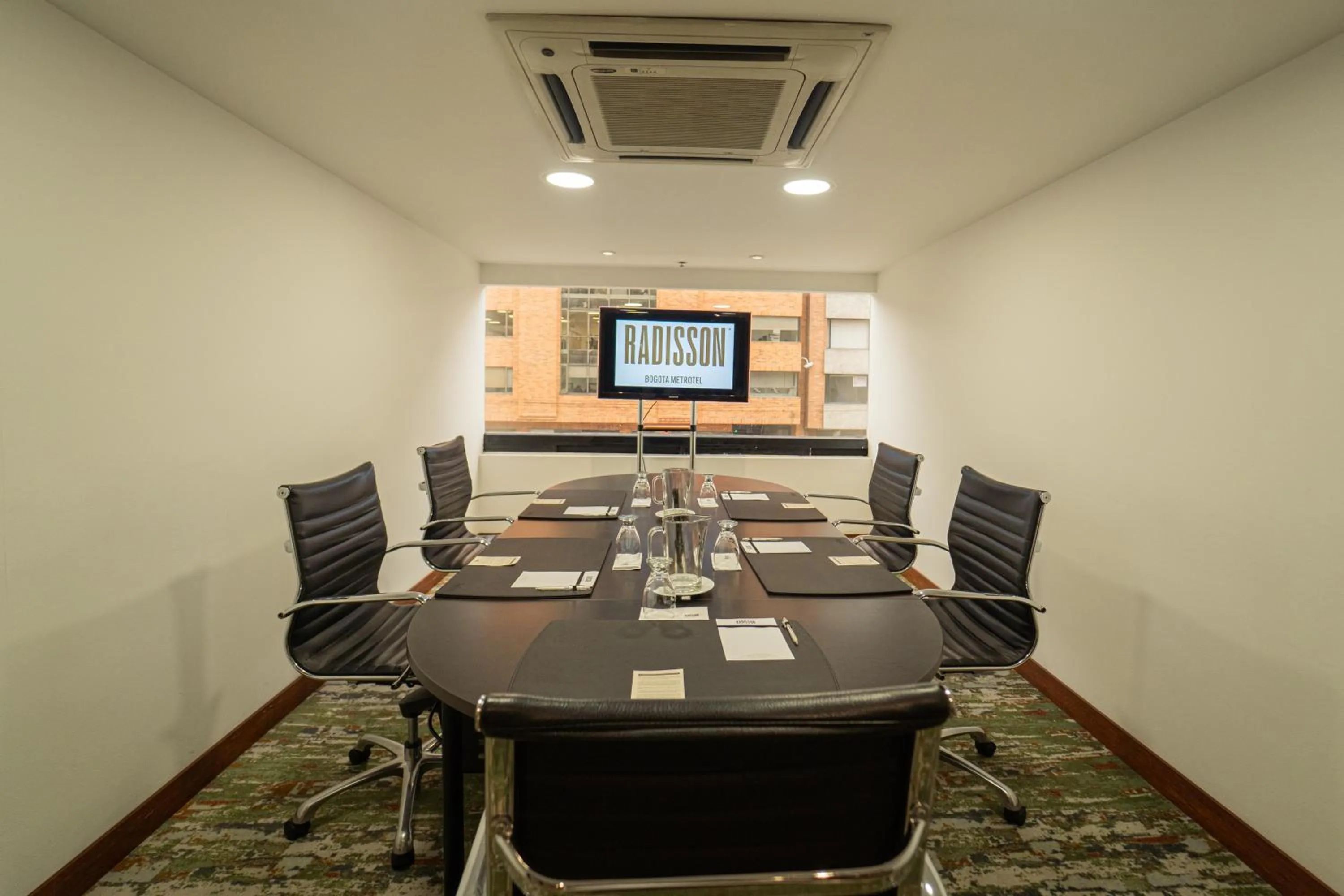 Meeting/conference room in Radisson Bogota Metrotel
