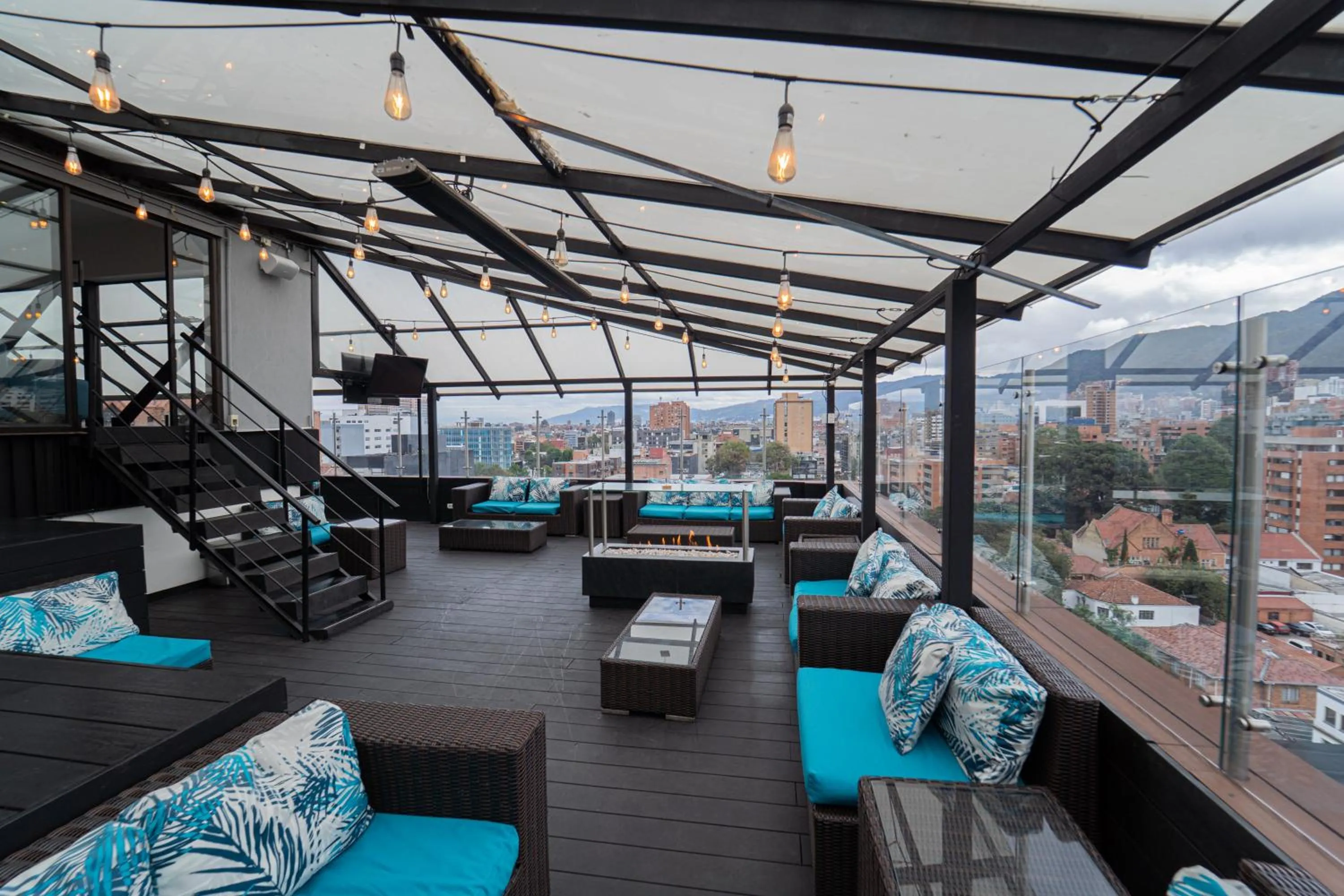 Lounge or bar in Radisson Bogota Metrotel