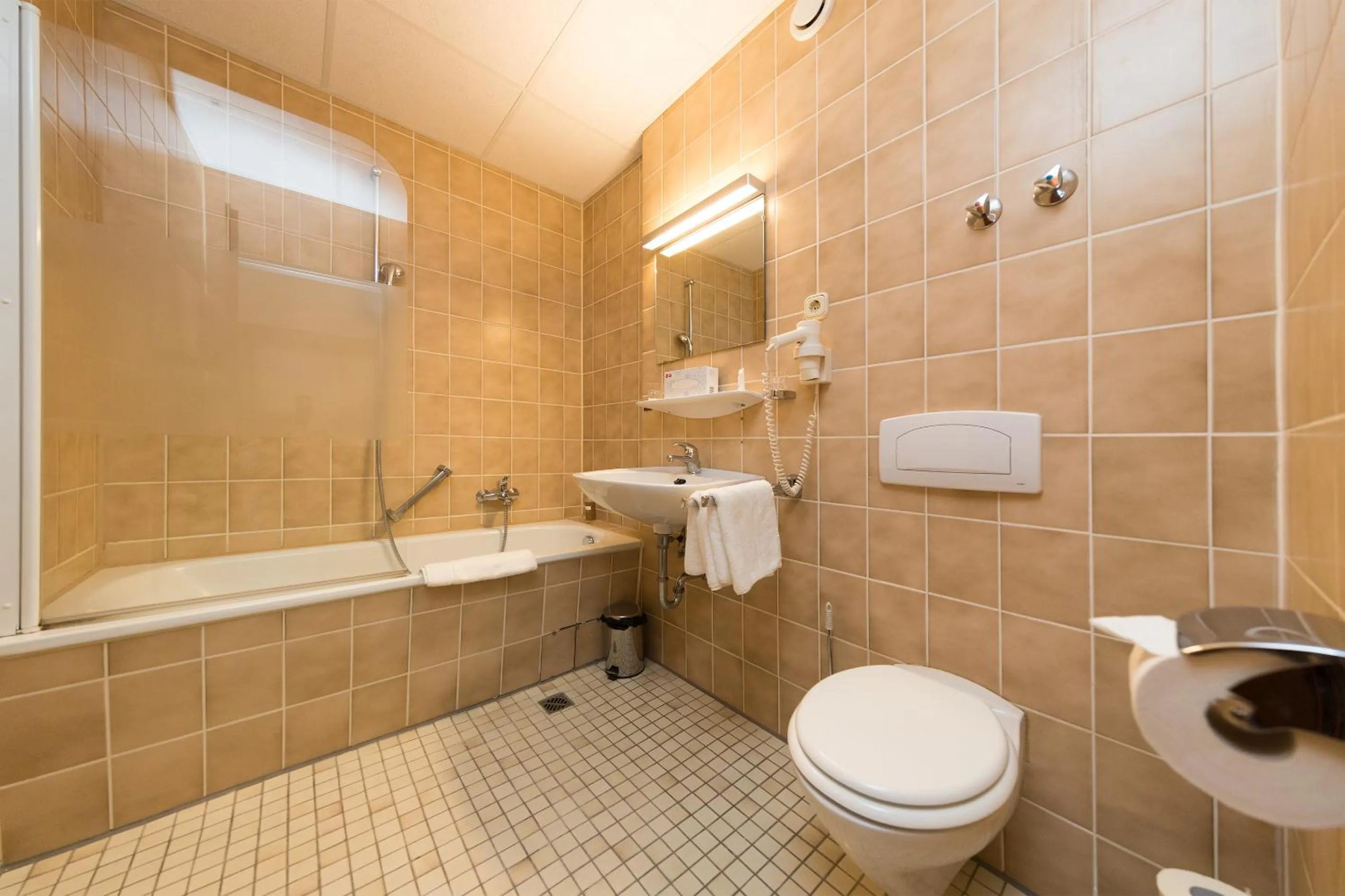 Bathroom in CityHotel Uelzen