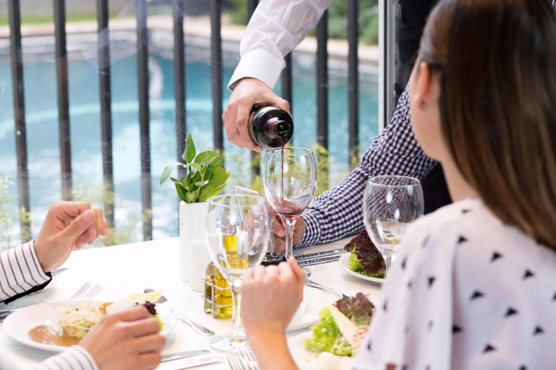 Restaurant/places to eat in Panamericana Hotel Providencia