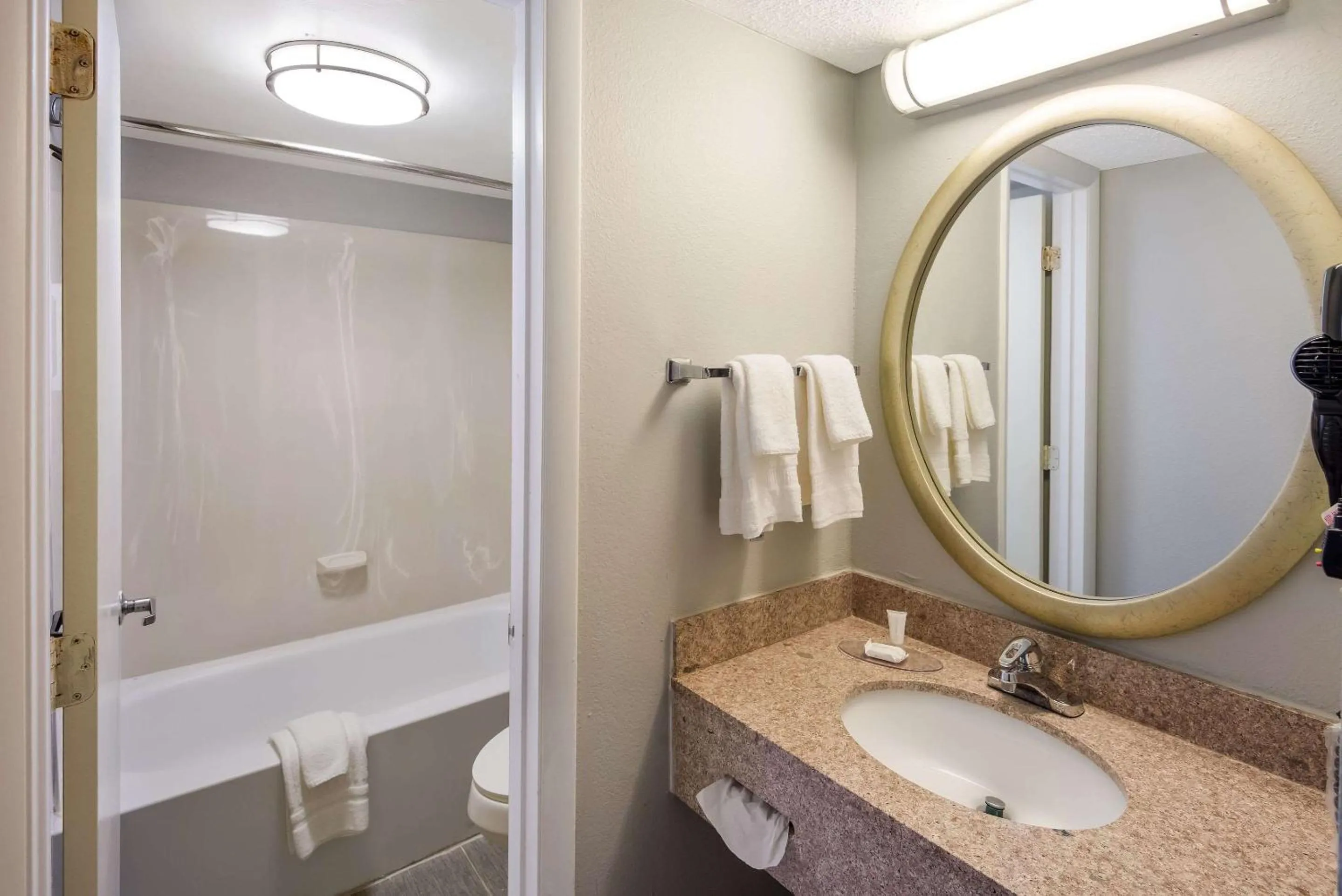 Bathroom in Clarion Pointe Indianapolis Northeast