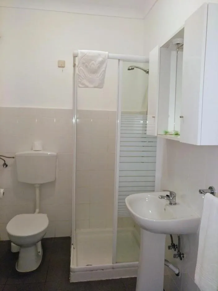 Shower in Apartamentos Turisticos Regina