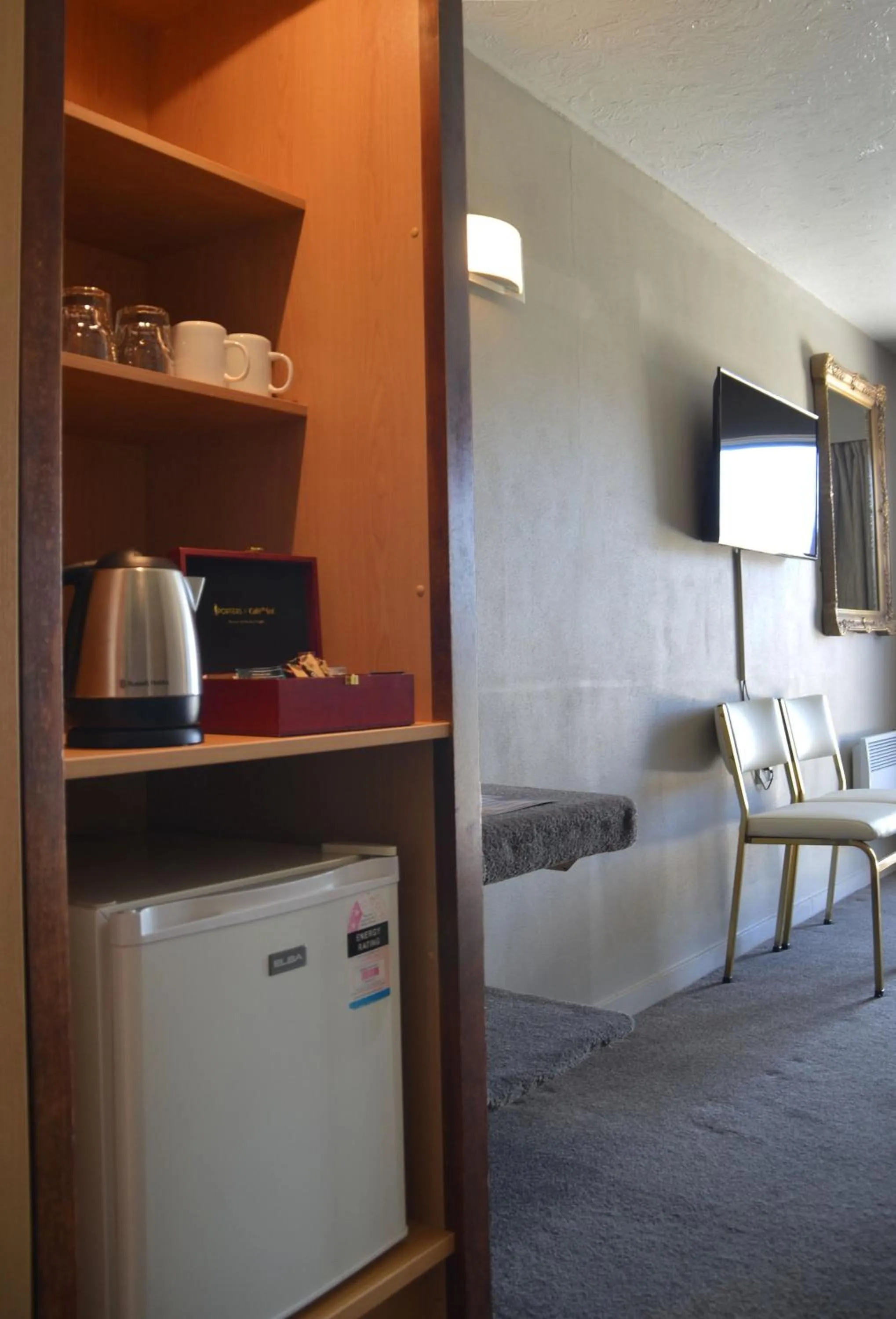 Coffee/tea facilities in The Godley Hotel