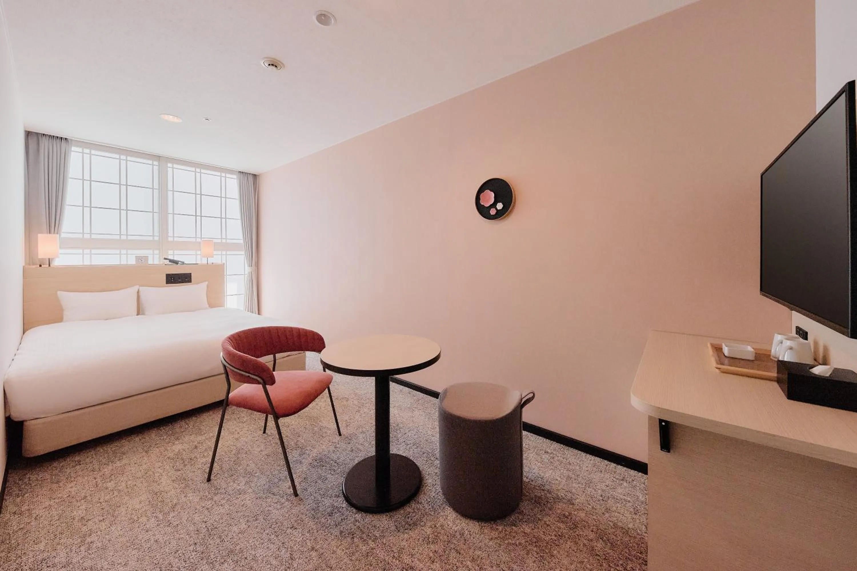 Photo of the whole room, Bed in Kyoto Tower Hotel