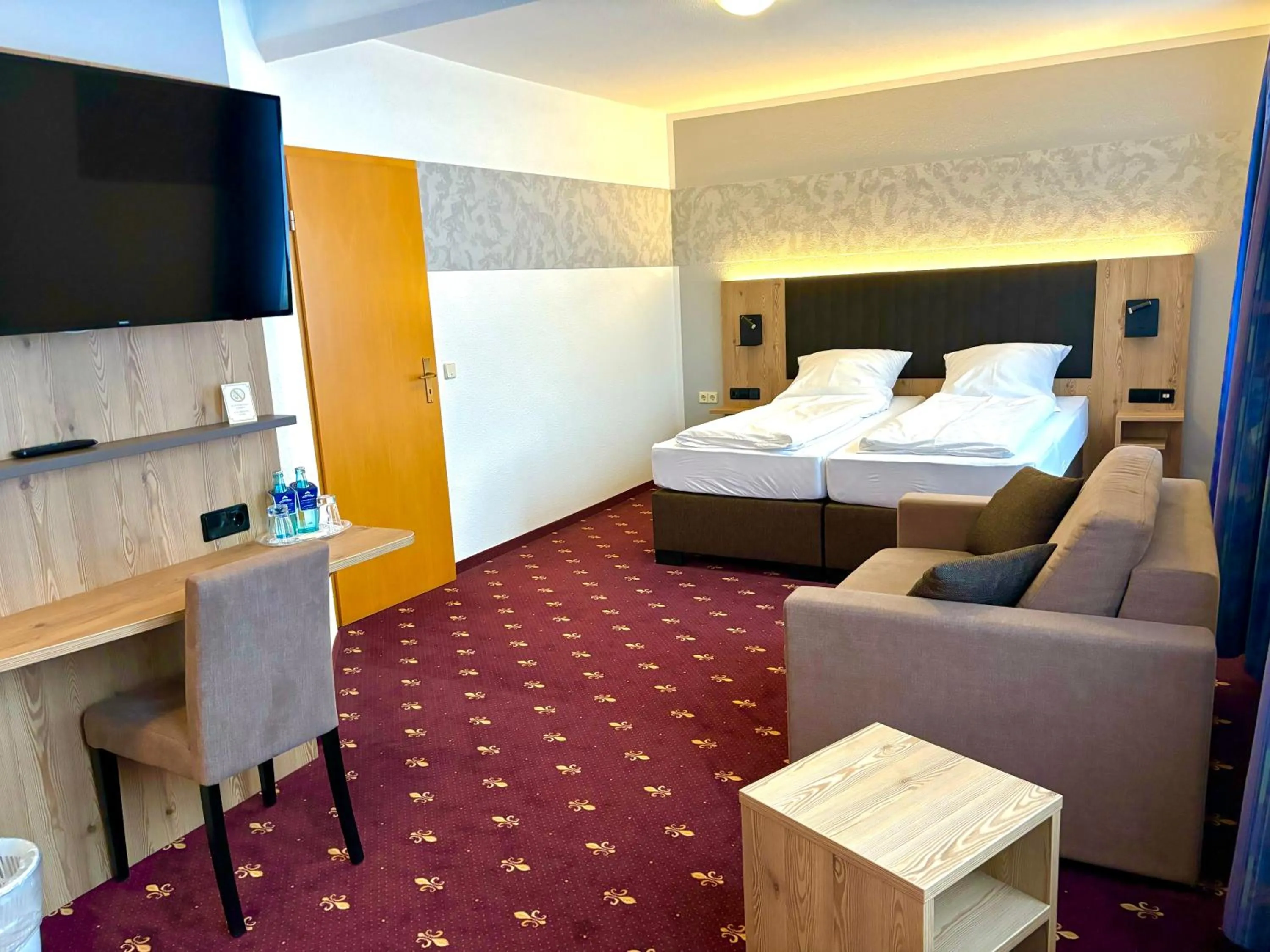 Photo of the whole room, Bed in Hotel Gasthof zur Heinzebank