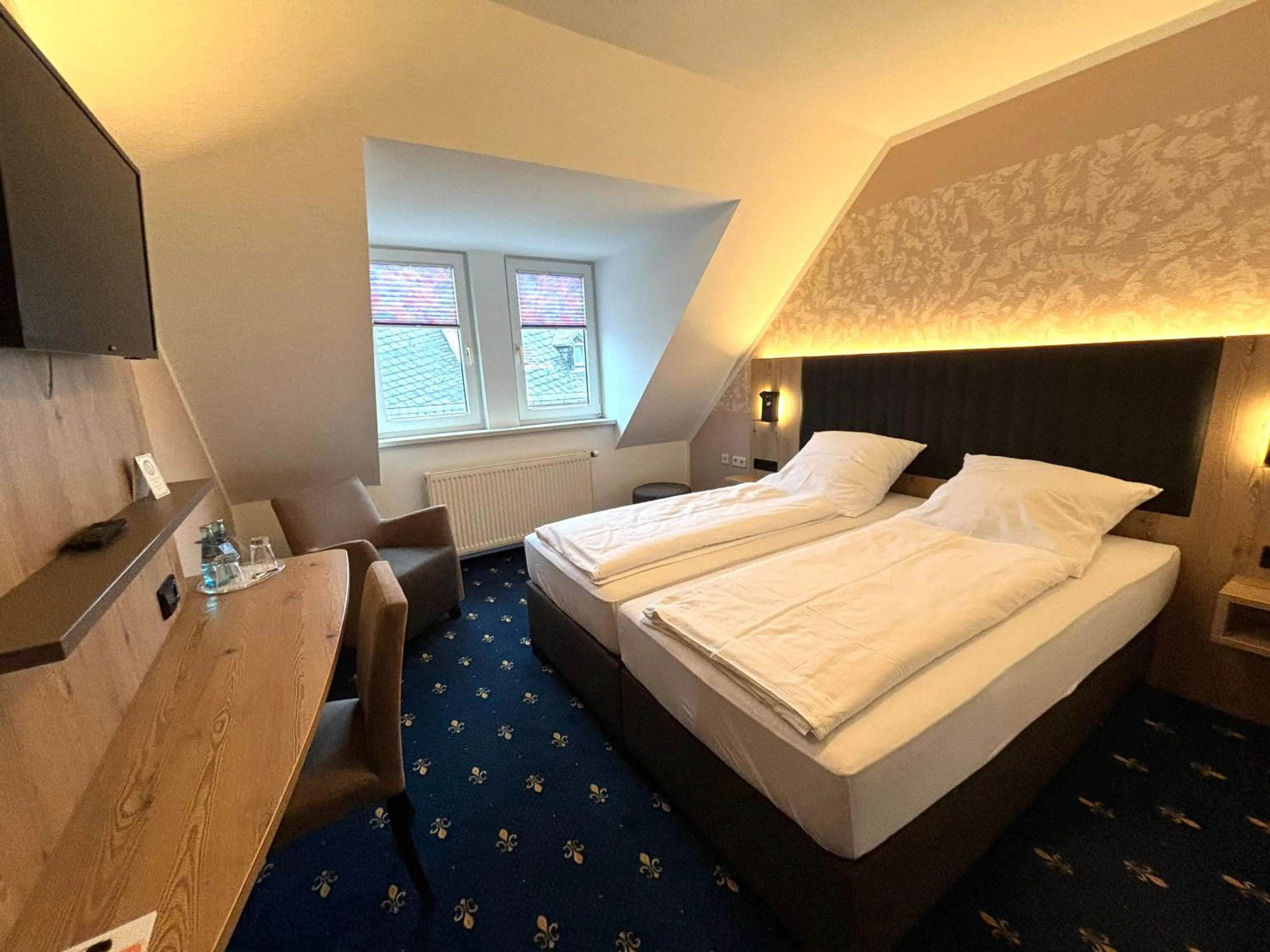 Photo of the whole room, Bed in Hotel Gasthof zur Heinzebank