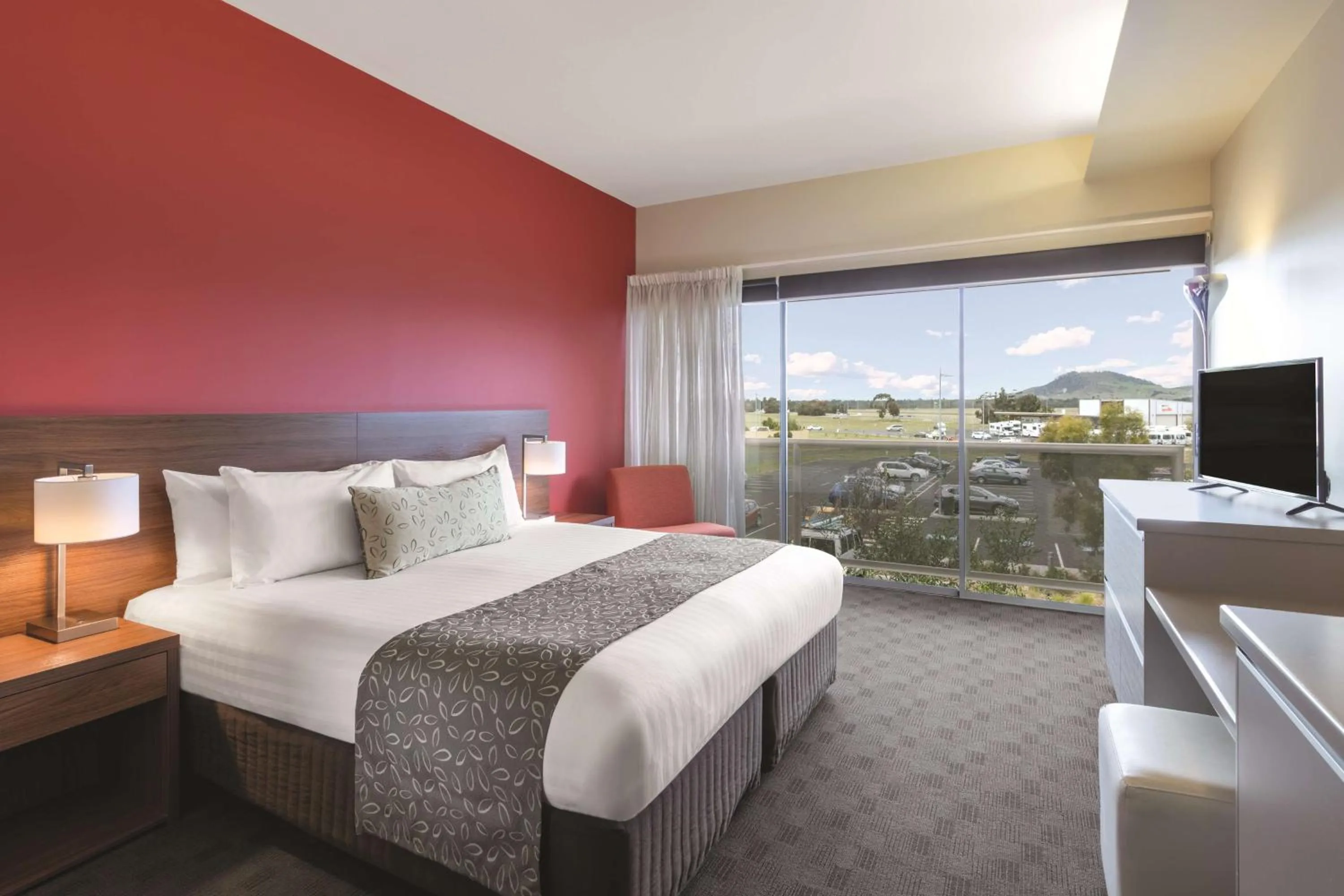 Bedroom, Bed in Mantra Hobart Airport