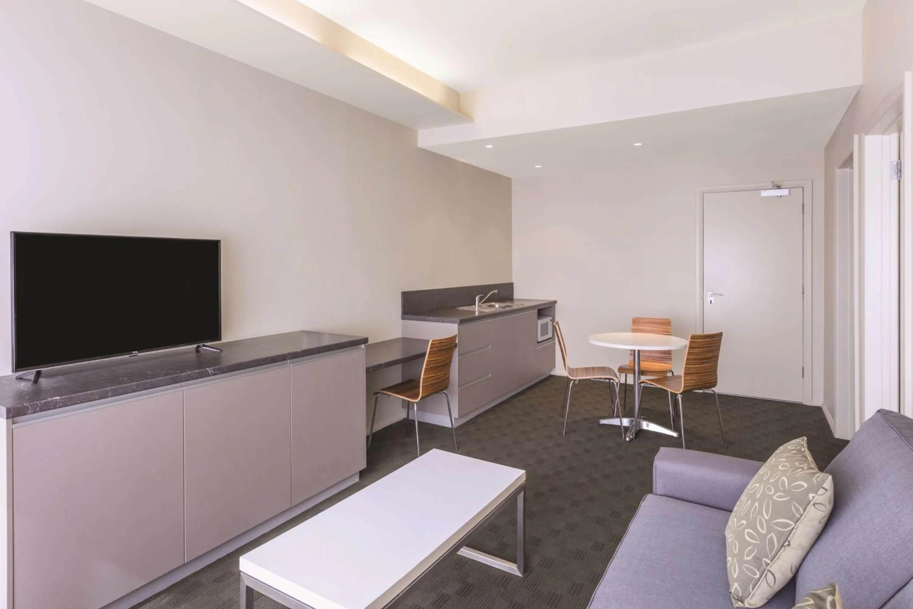 Coffee/tea facilities in Mantra Hobart Airport