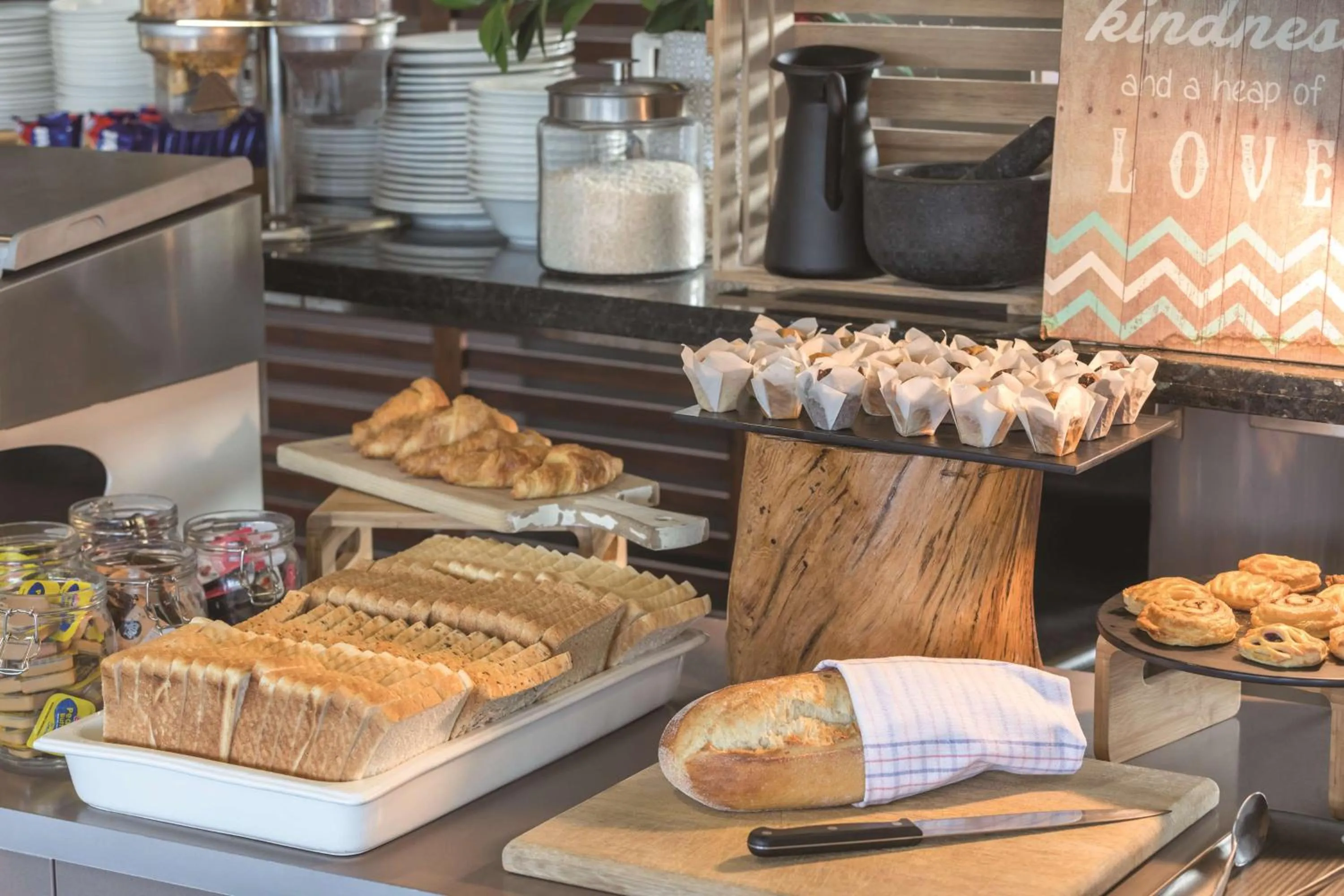 Restaurant/places to eat in Mantra Hobart Airport