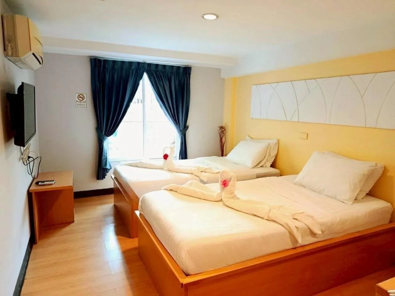 Bedroom, Bed in Nantra de Comfort