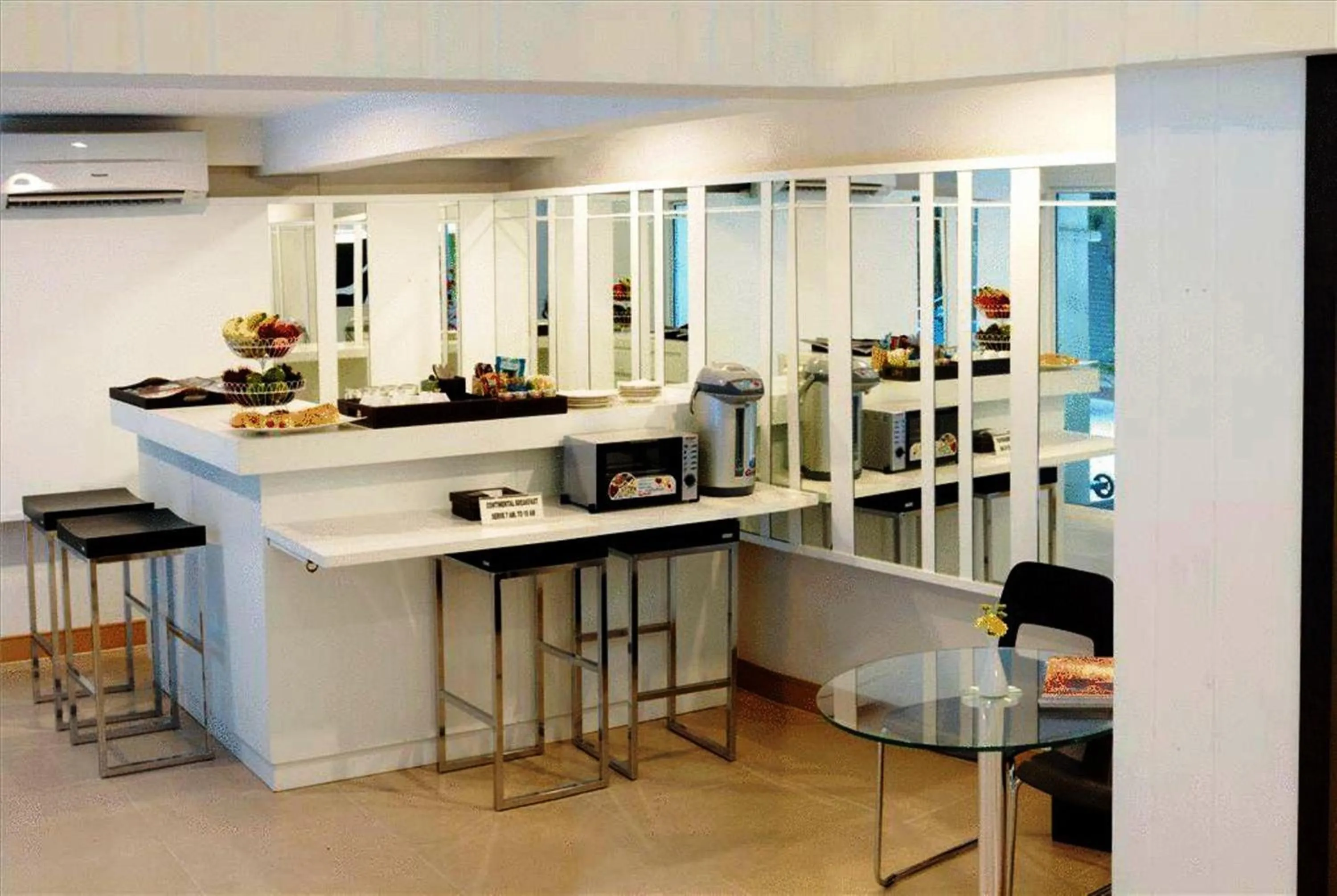 Restaurant/places to eat in Nantra de Comfort