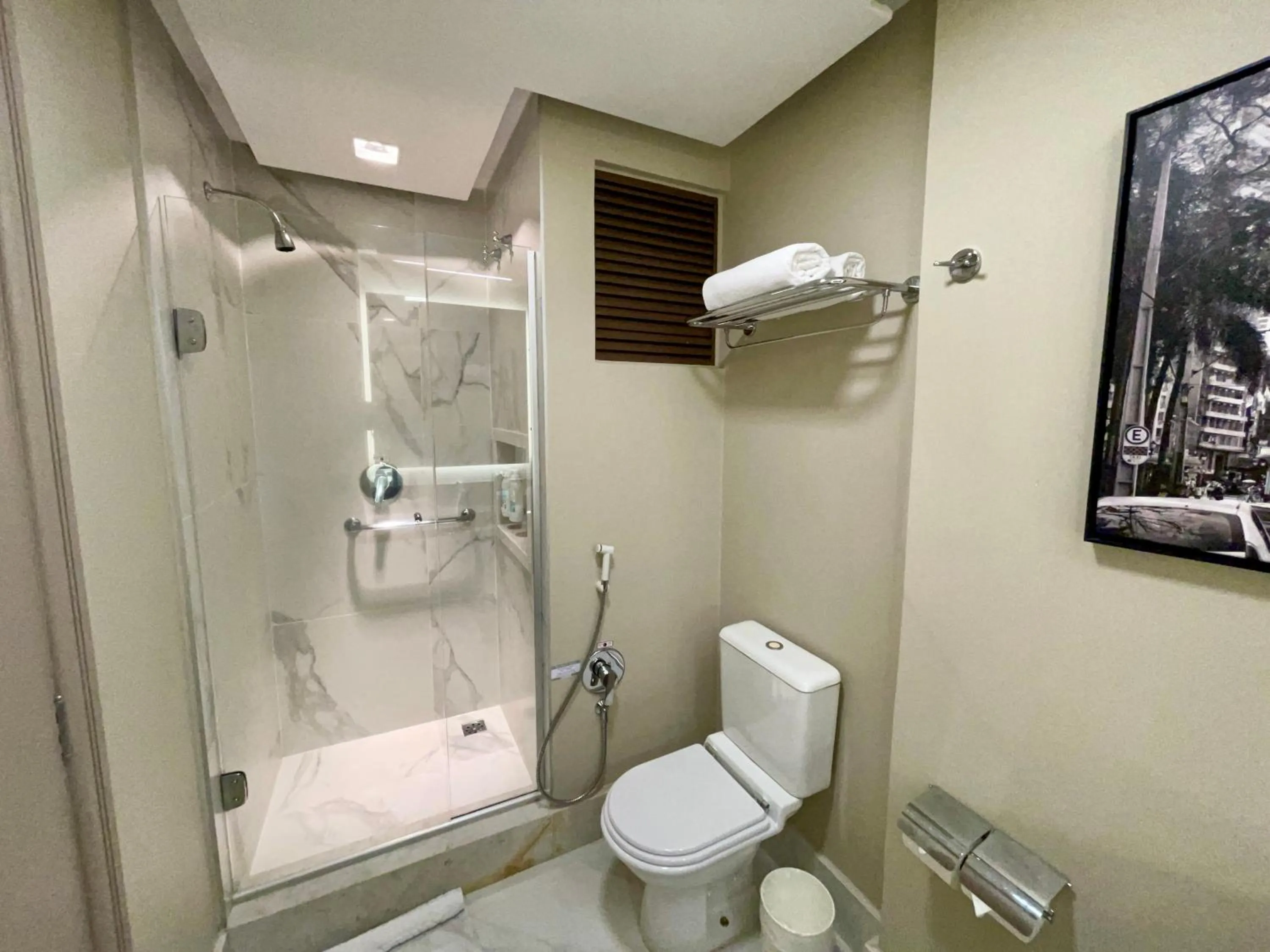 Shower in Transamerica Executive Curitiba Batel