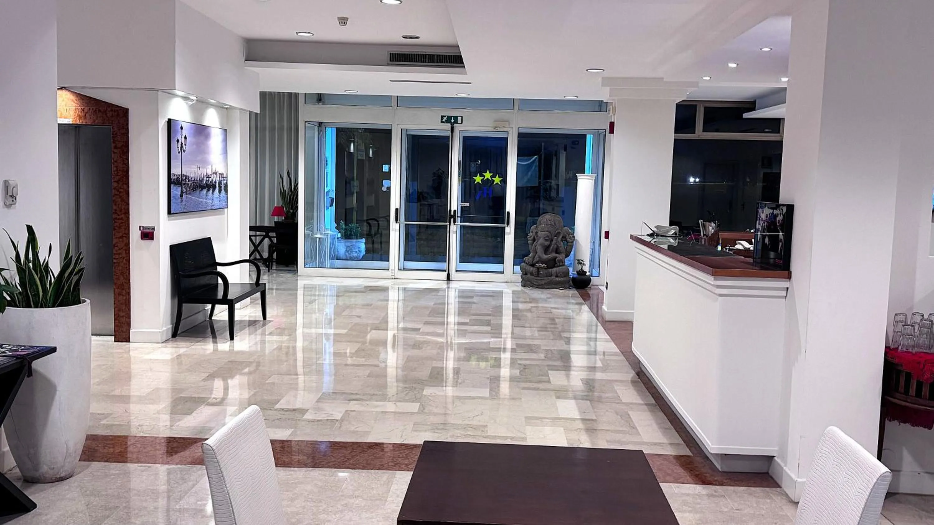 Venice Hotel con Colonnine Elettriche