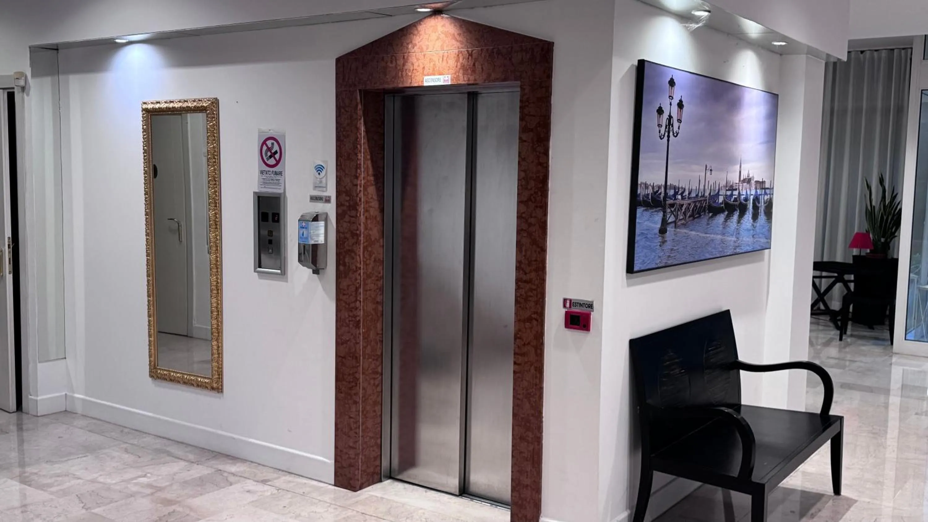 Venice Hotel con Colonnine Elettriche