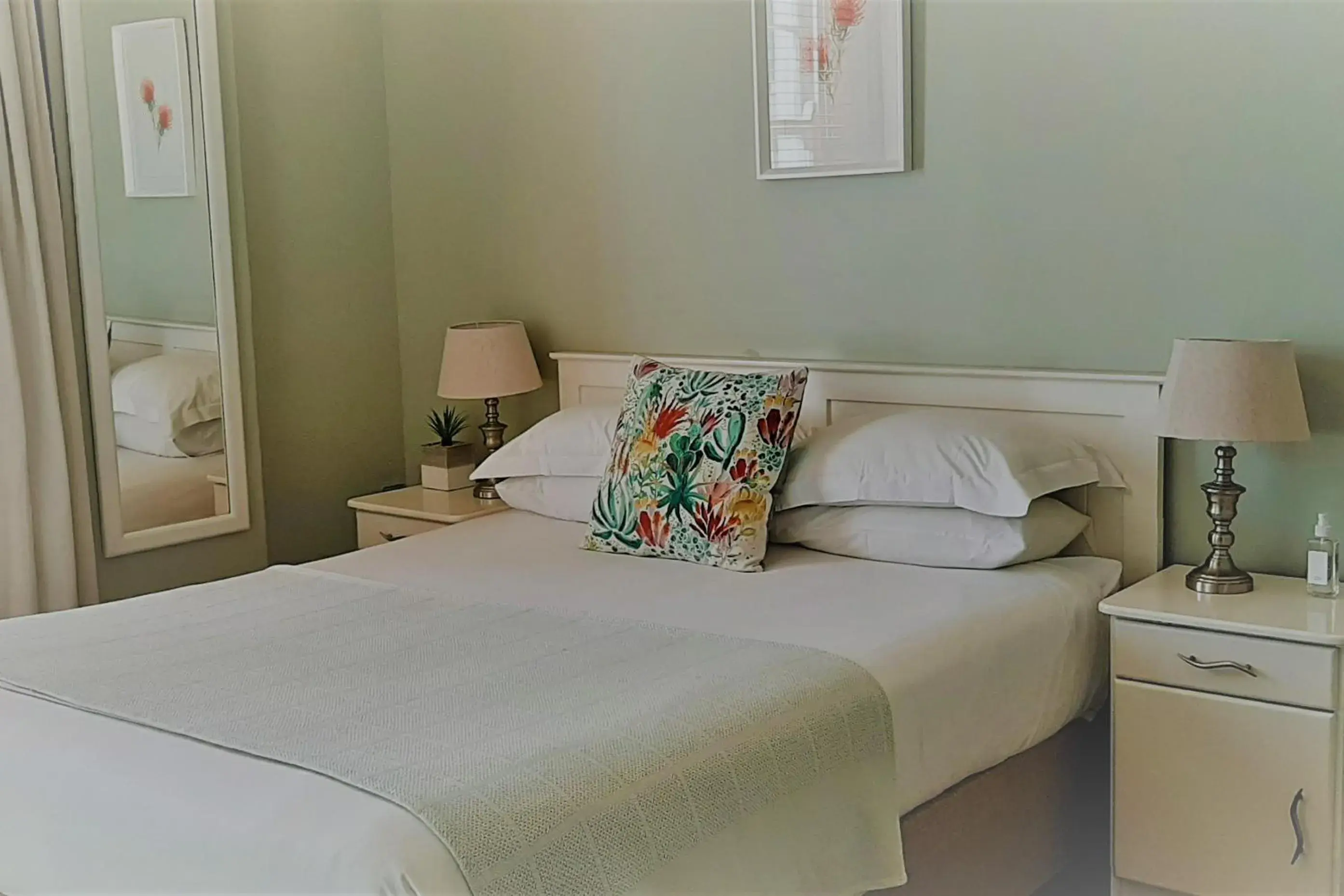 Small Double Room in The Greenhouse Guesthouse Small Double Room in The Greenhouse Guesthouse