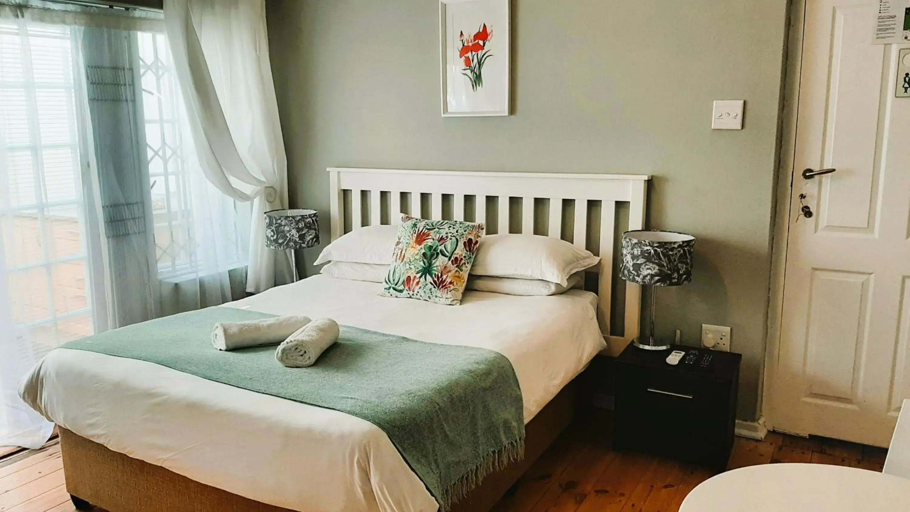 Budget Triple Room in The Greenhouse Guesthouse Budget Triple Room in The Greenhouse Guesthouse