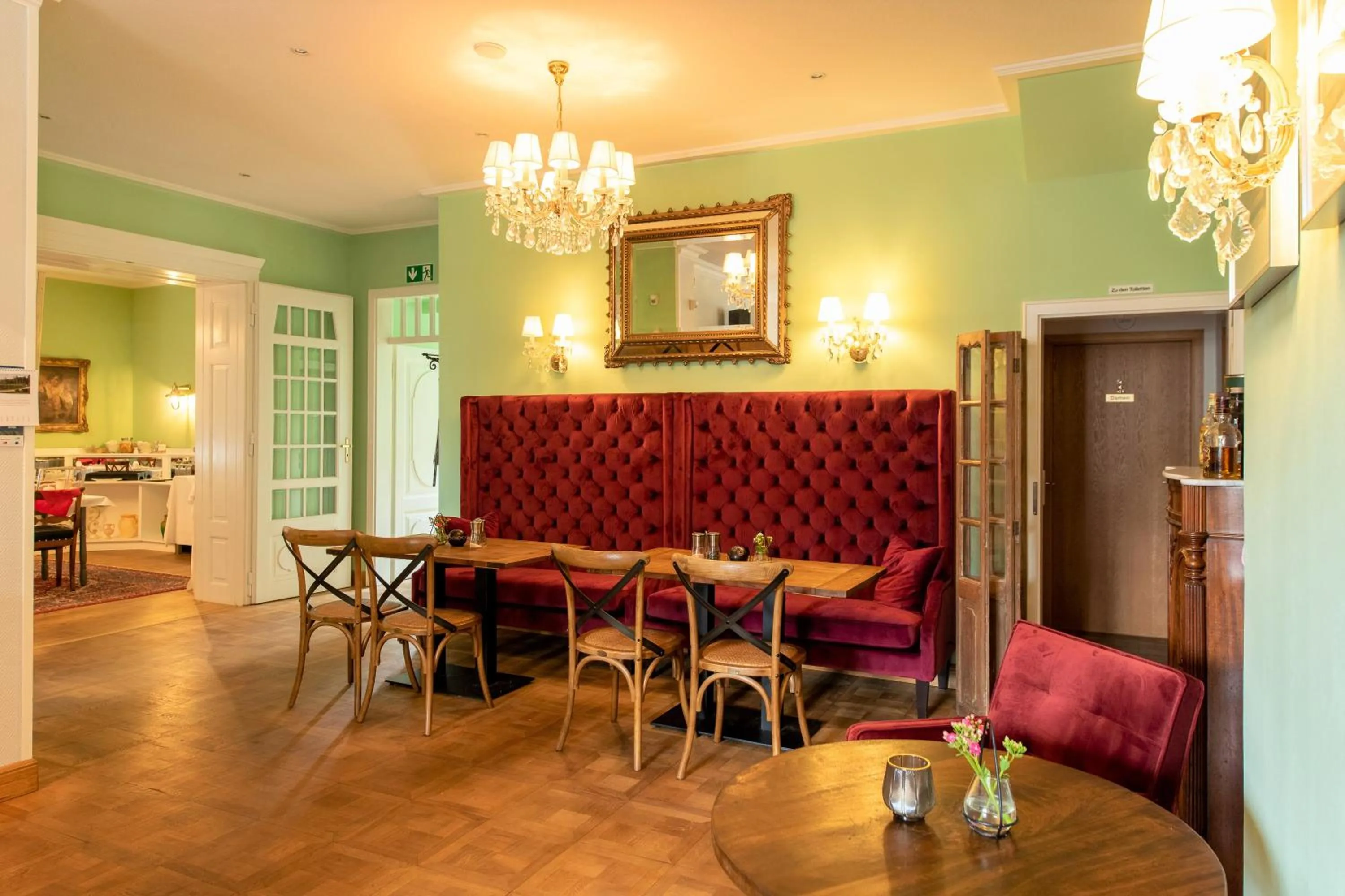 Property building in Hotel & Restaurant Raueneck