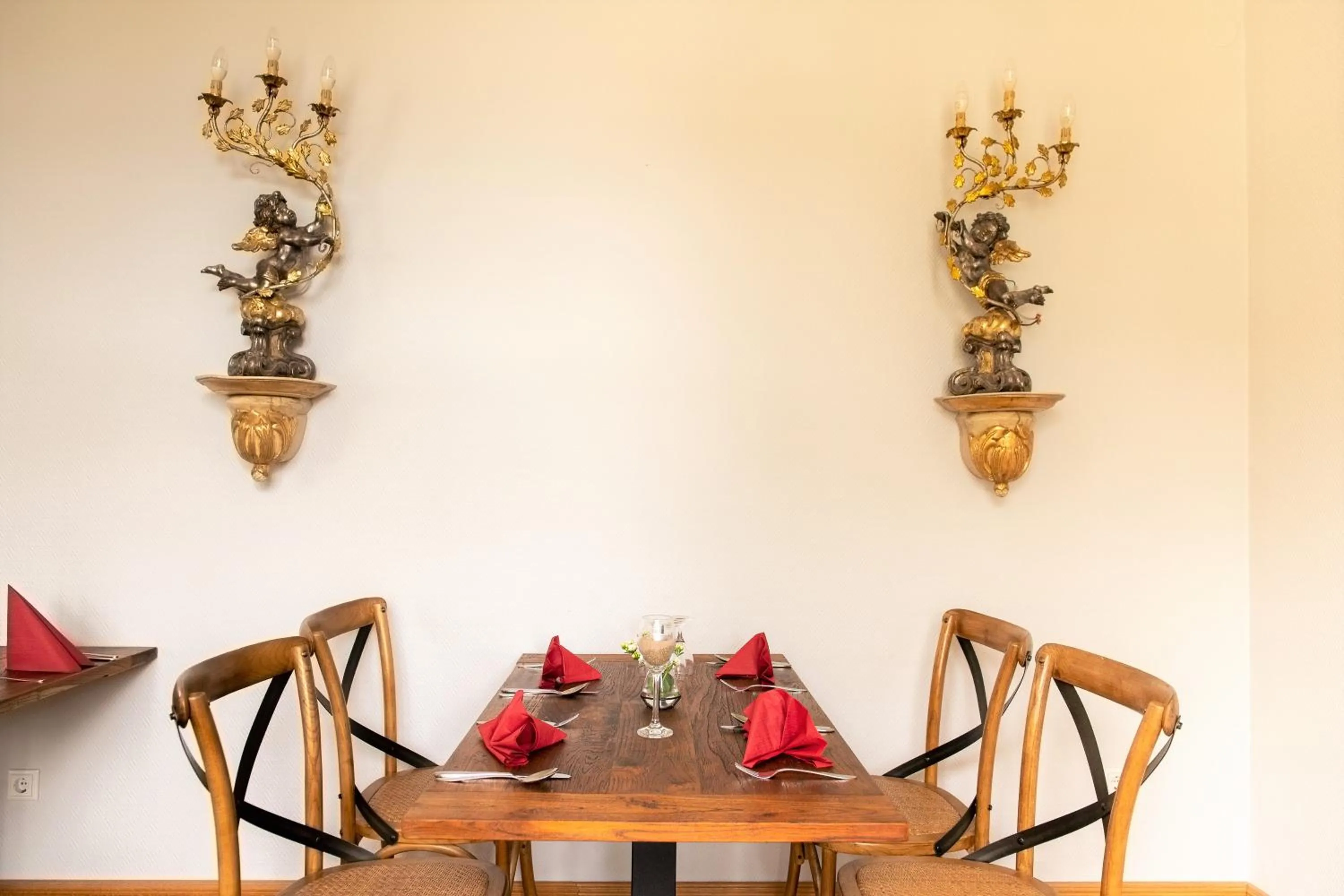 Restaurant/places to eat in Hotel & Restaurant Raueneck