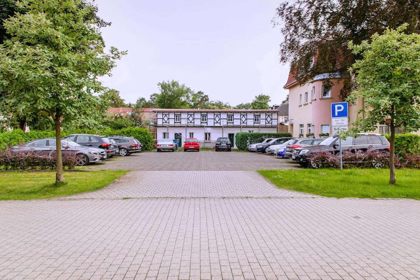 Property building in Hotel & Restaurant Raueneck