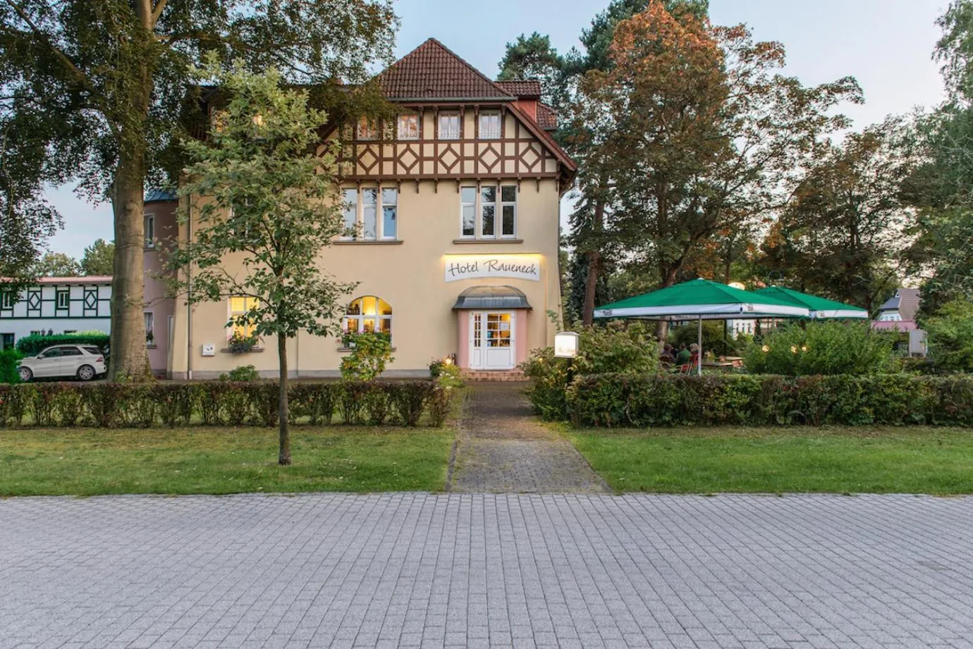 Facade/entrance in Hotel & Restaurant Raueneck