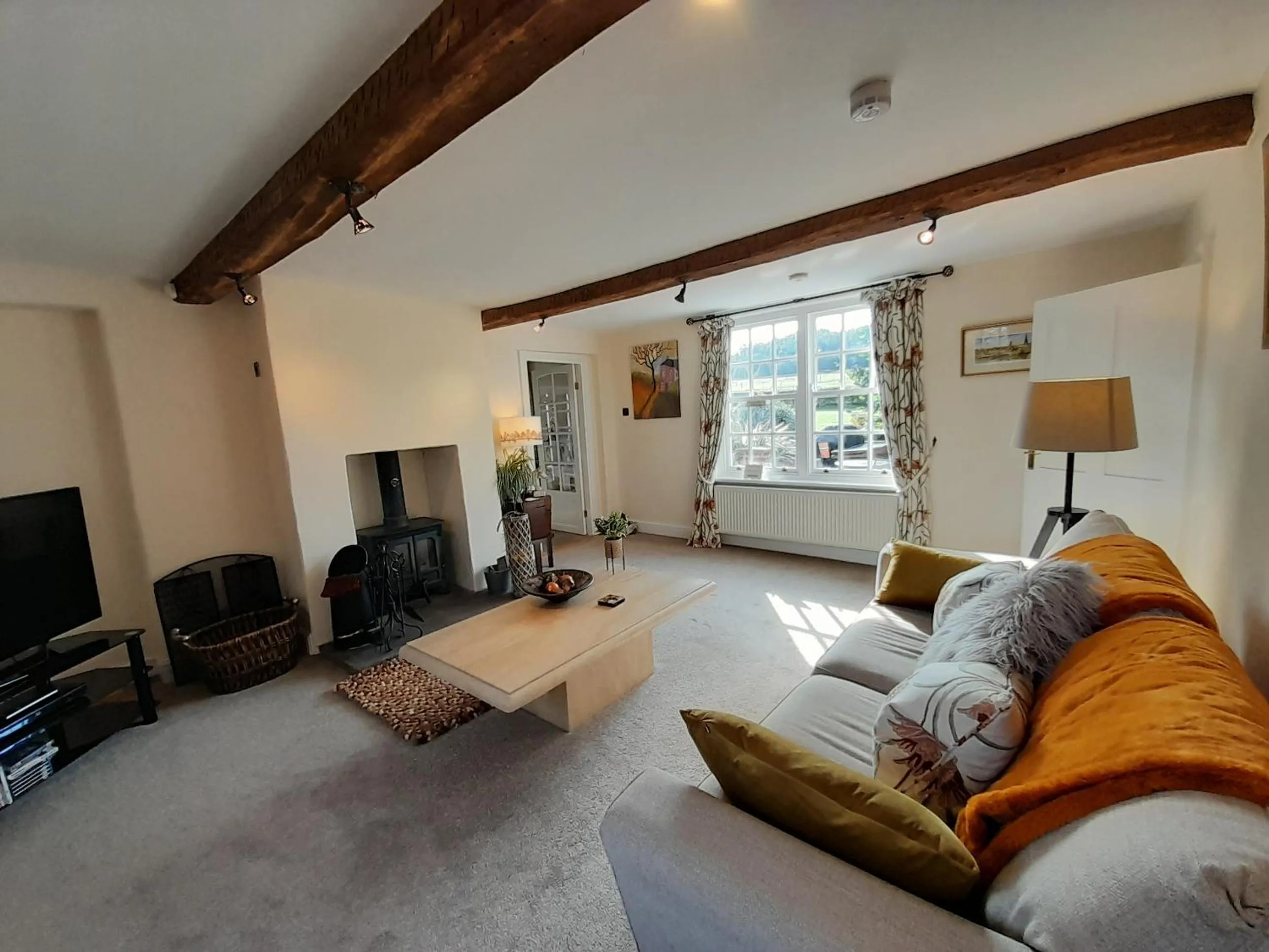 TV and multimedia in Clumber Lane End Farm