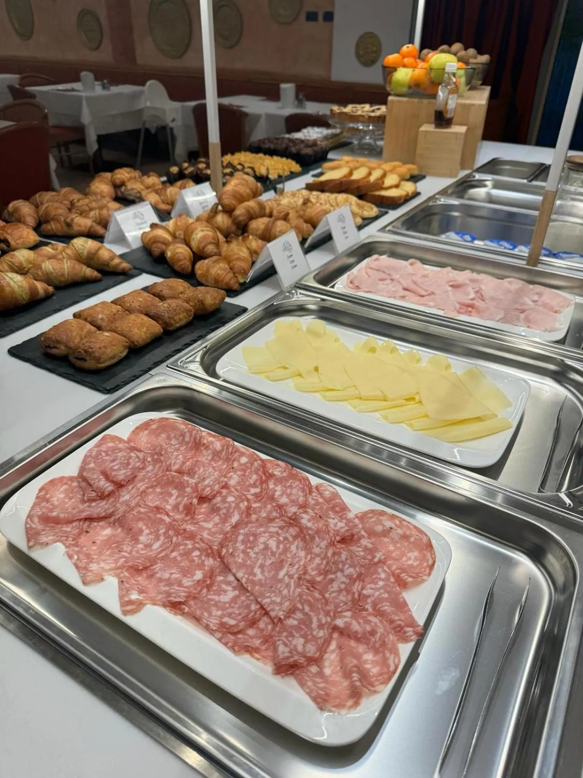 Breakfast in Hotel Romantic