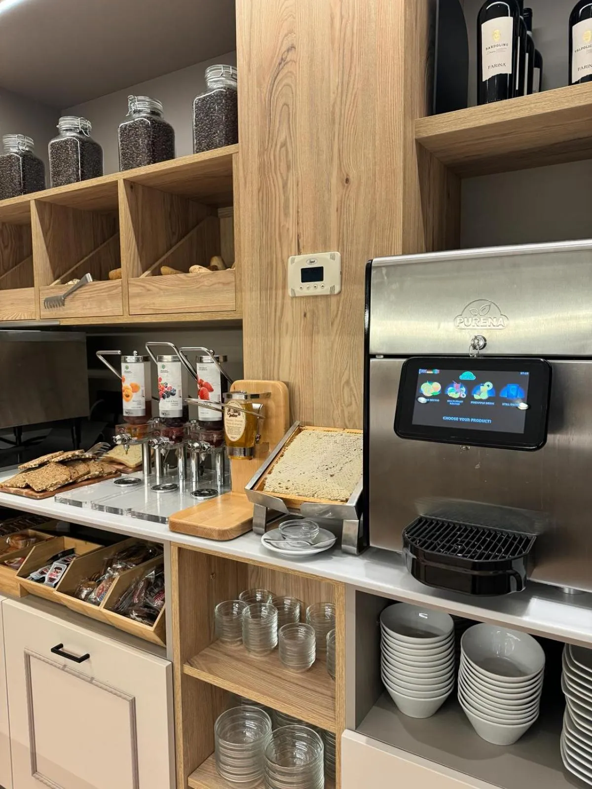 Breakfast in Hotel Romantic