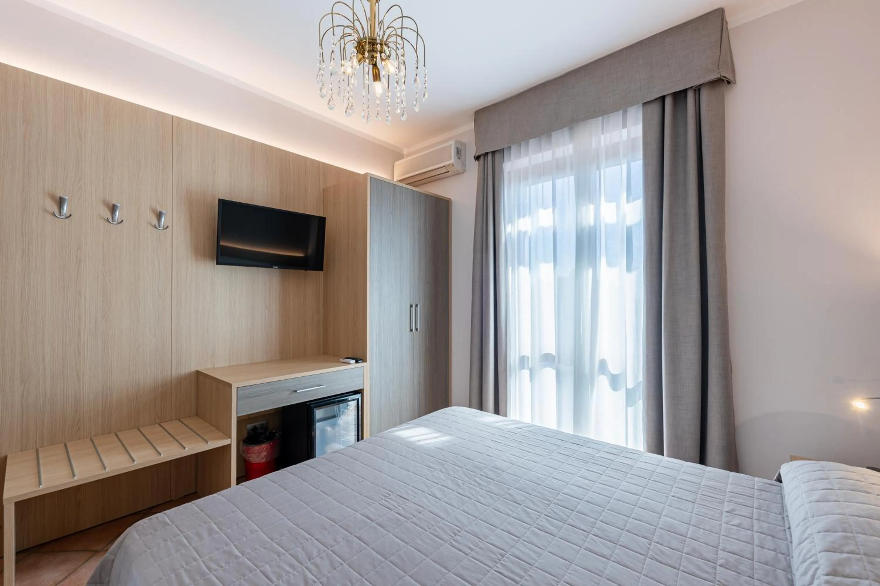 Bed in Hotel Romantic