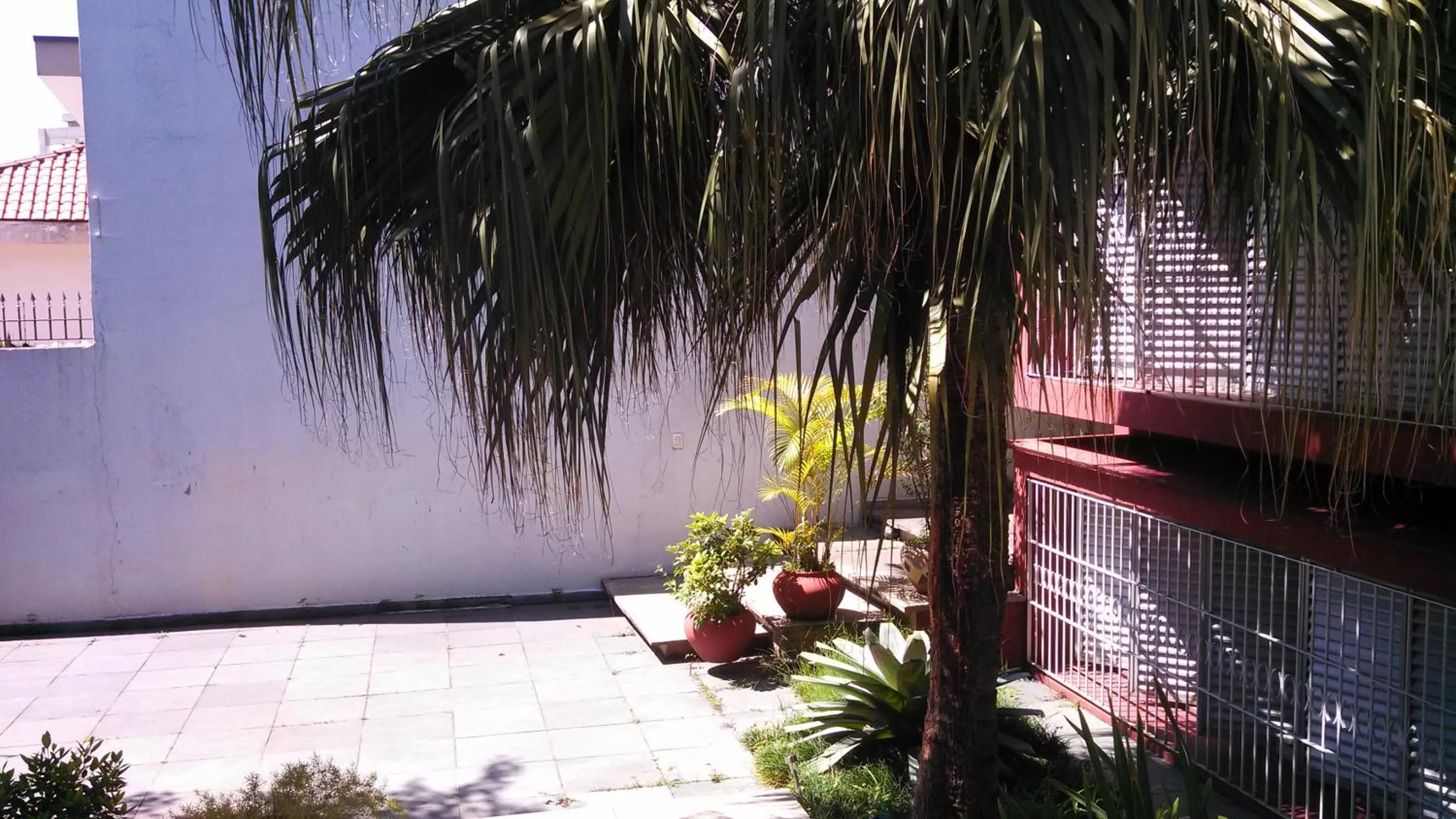 Facade/entrance in Comodita