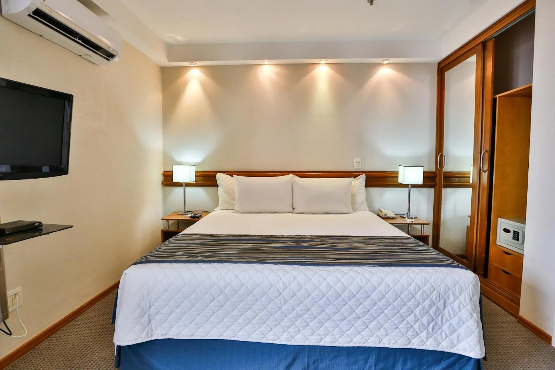 Bedroom, Bed in eSuites Sorocaba by Atlantica