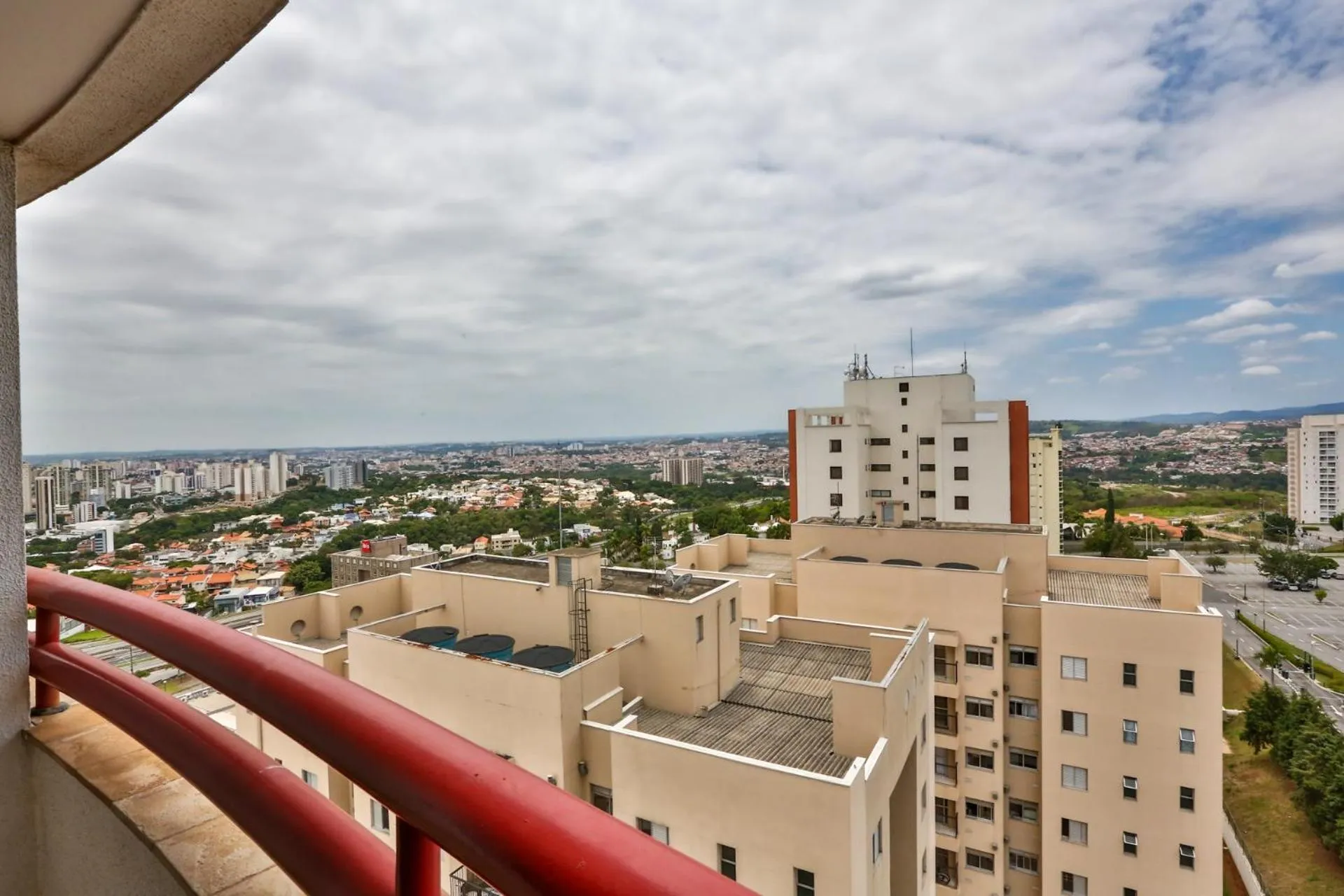 Balcony/Terrace in eSuites Sorocaba by Atlantica