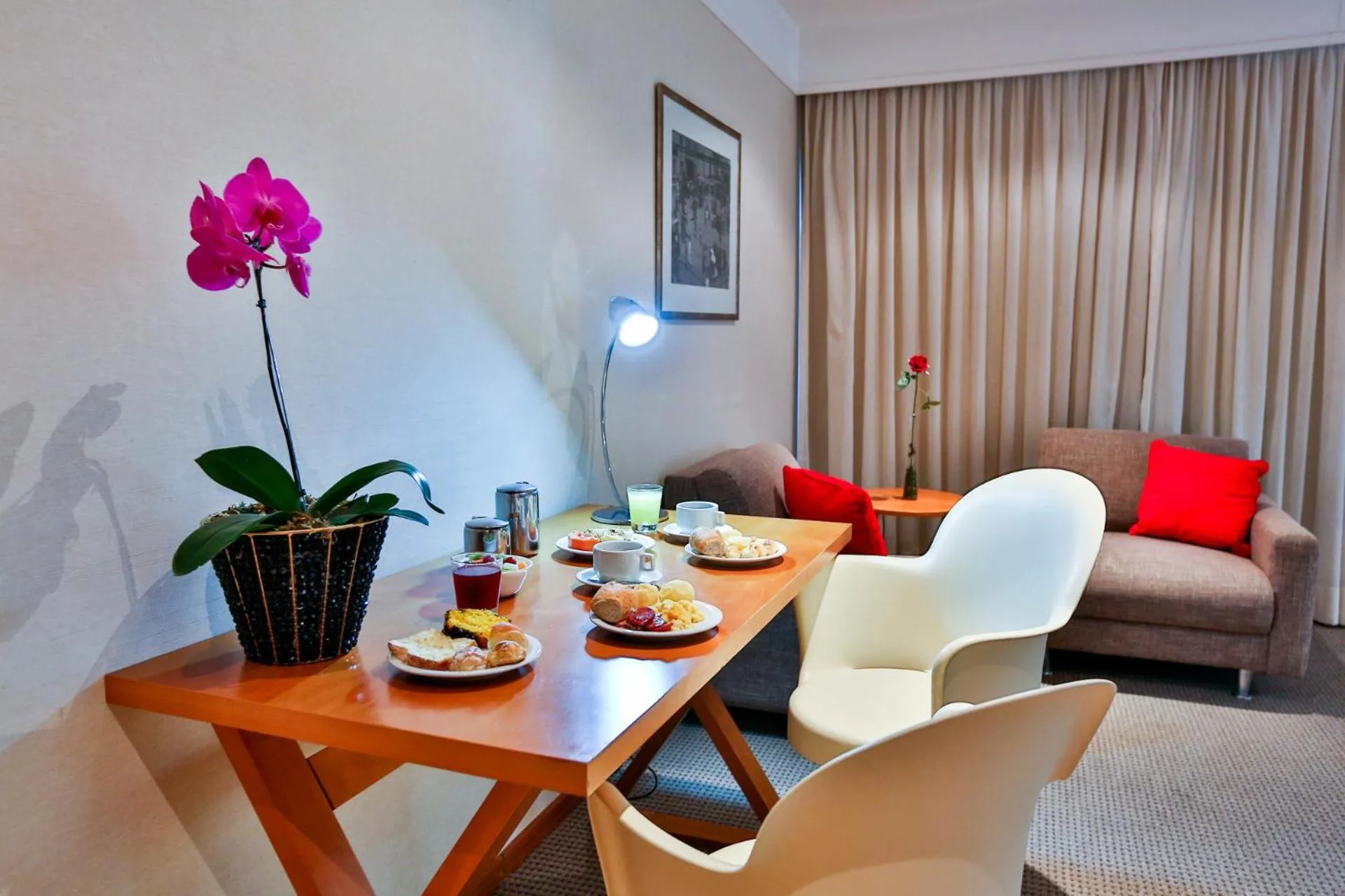 Food in eSuites Sorocaba by Atlantica