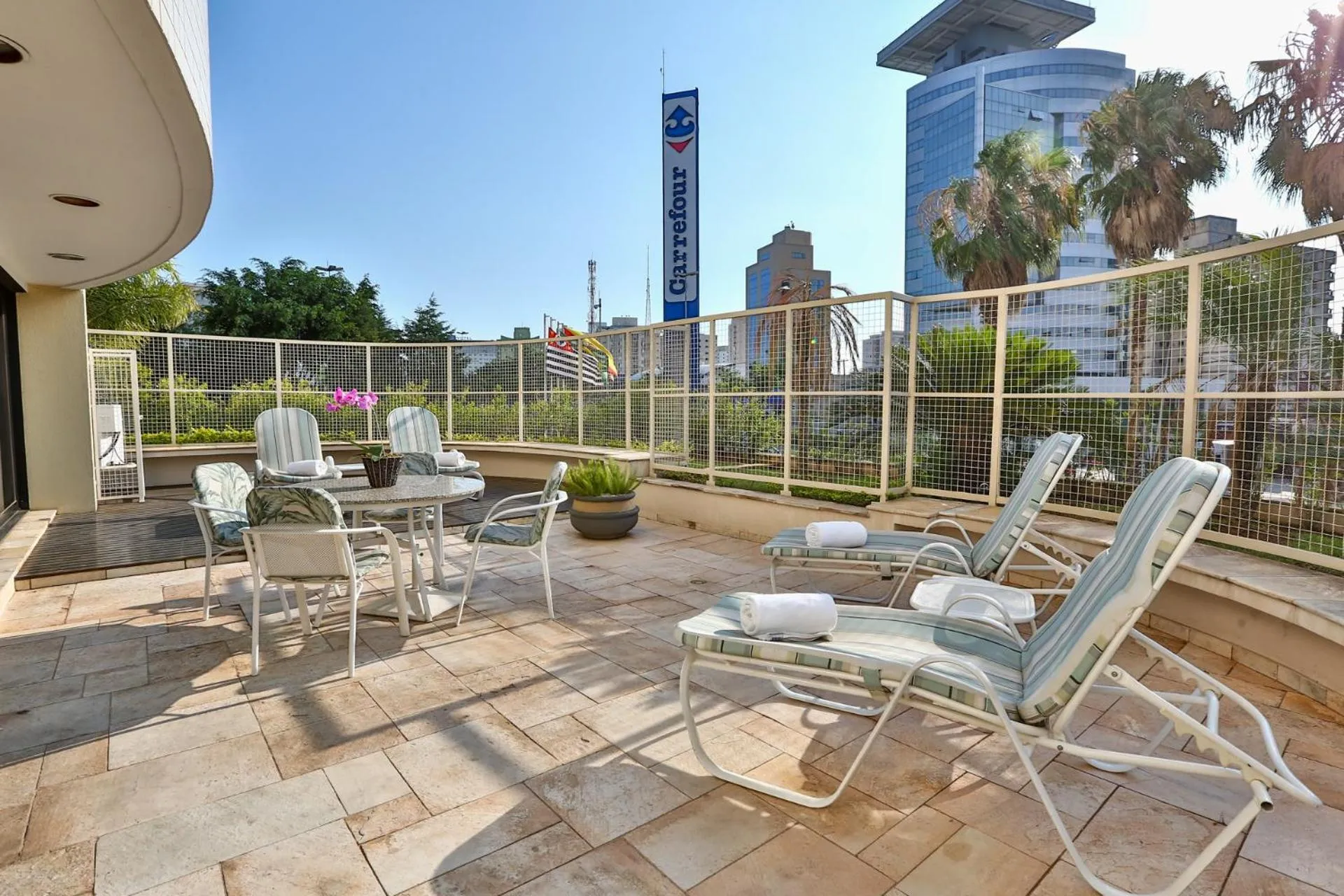Balcony/Terrace in eSuites Sorocaba by Atlantica