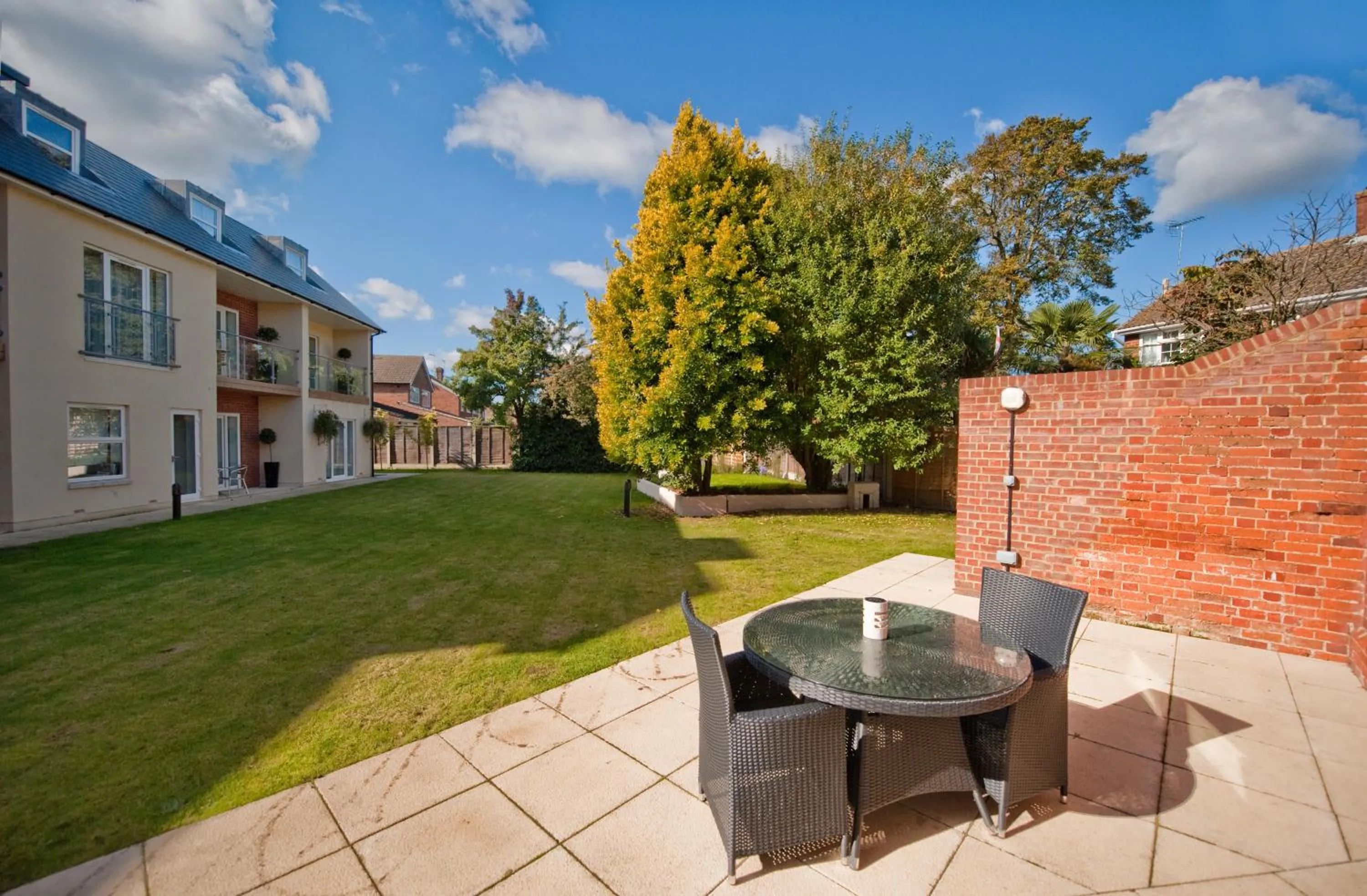 Garden in Stanwell Hotel By Mercure