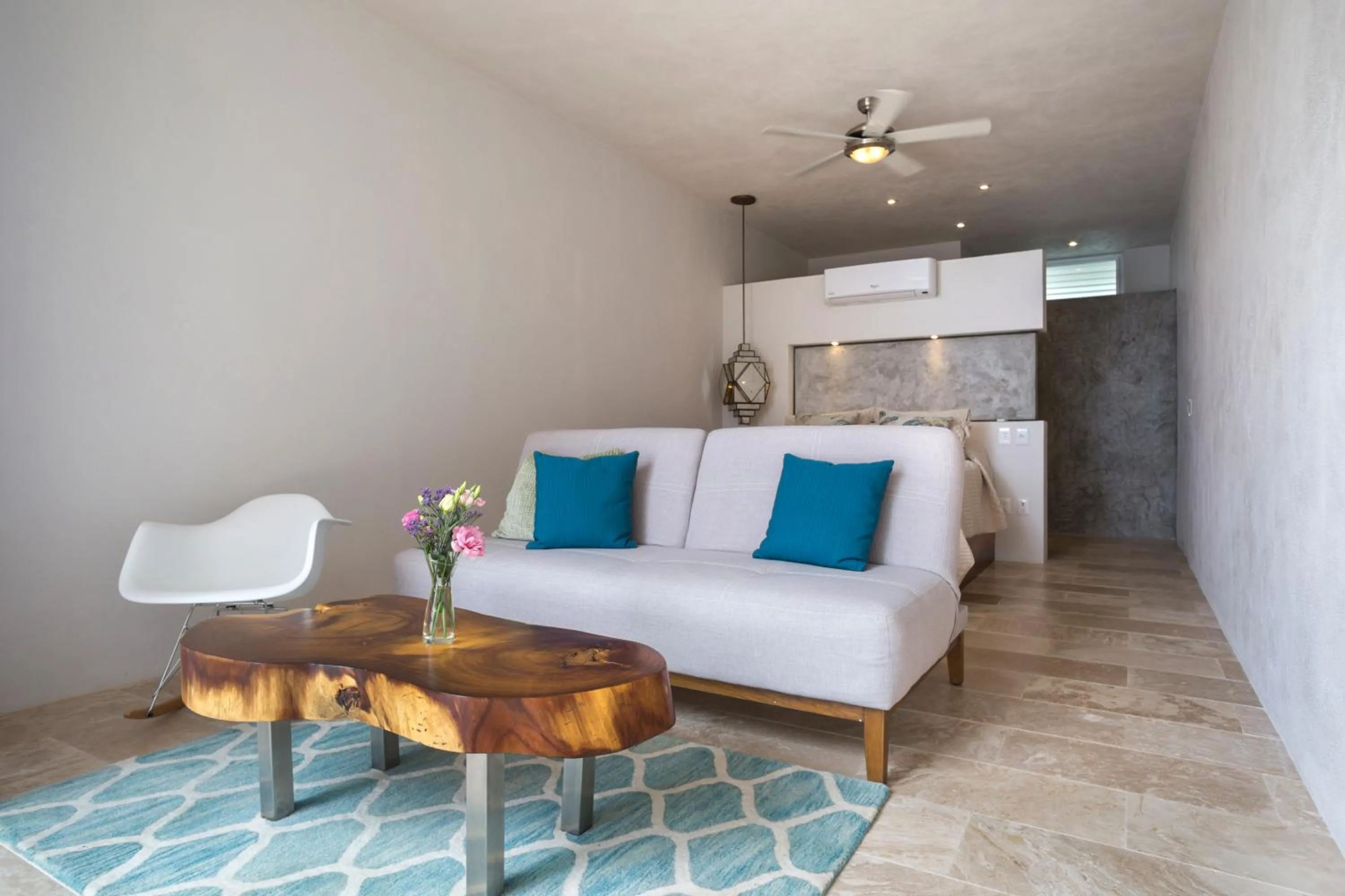 Photo of the whole room, Bed in Anjali Casa Divina