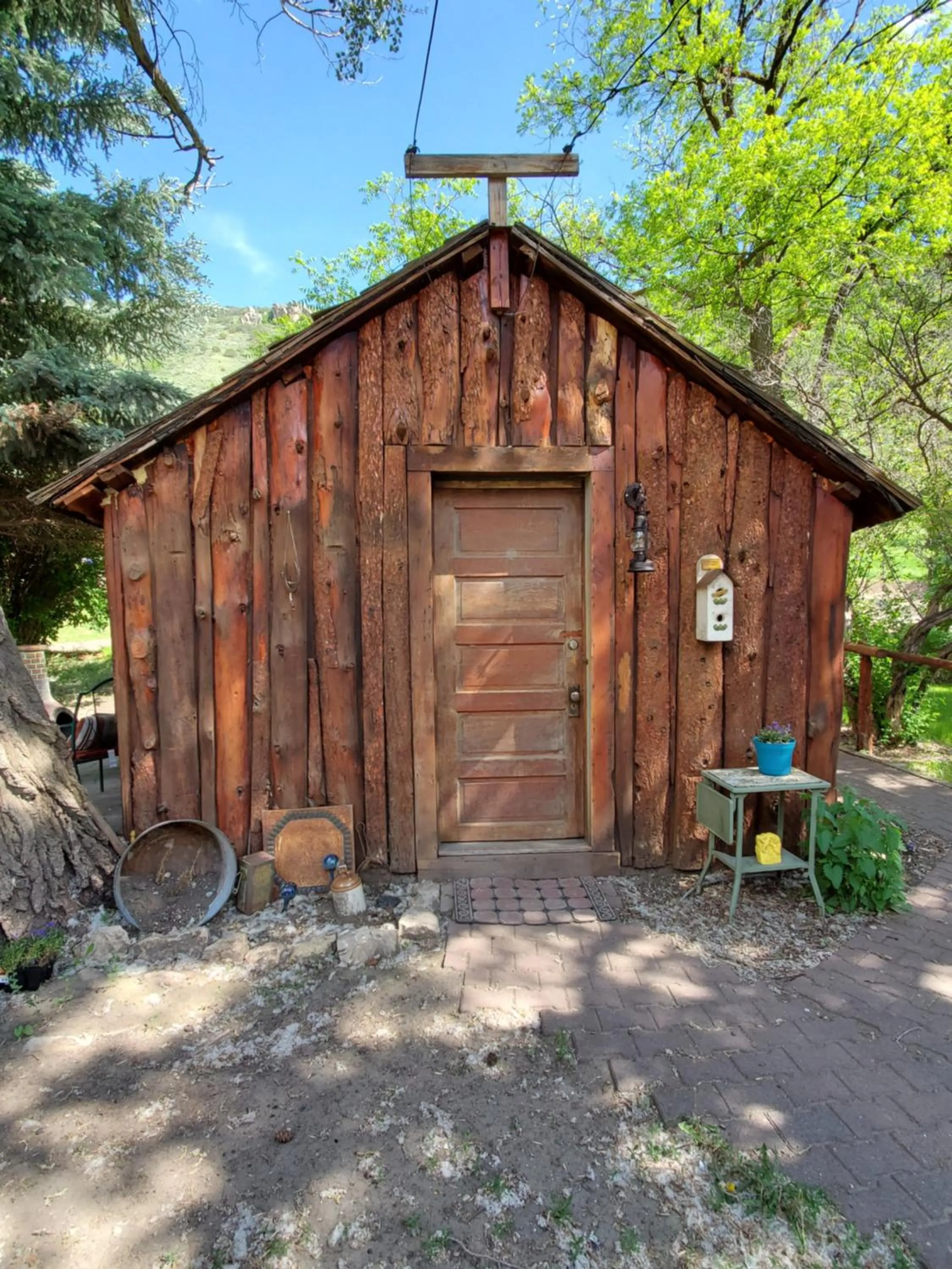 Queen Room in Bristol Cabins