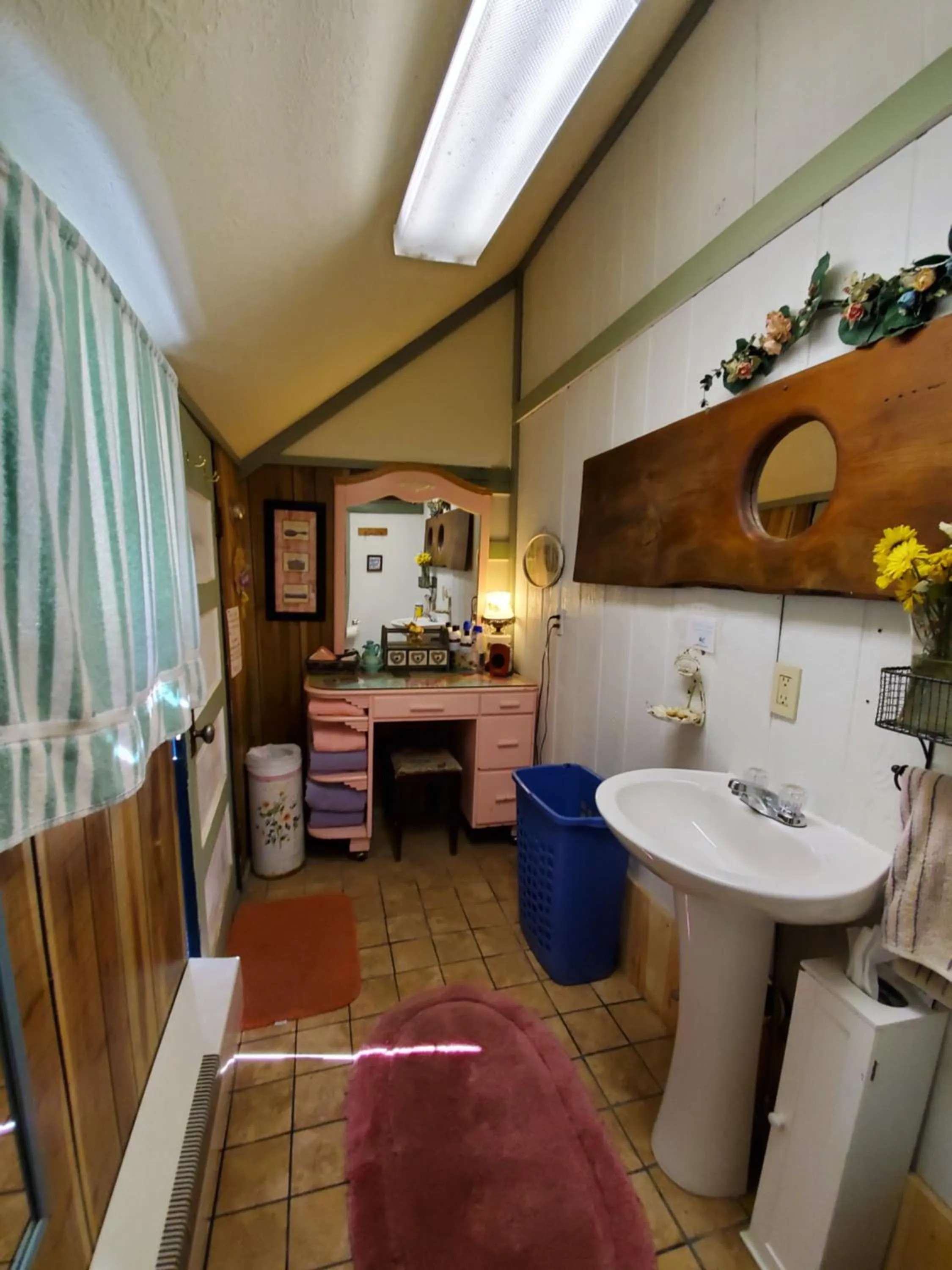 Bathroom in Bristol Cabins