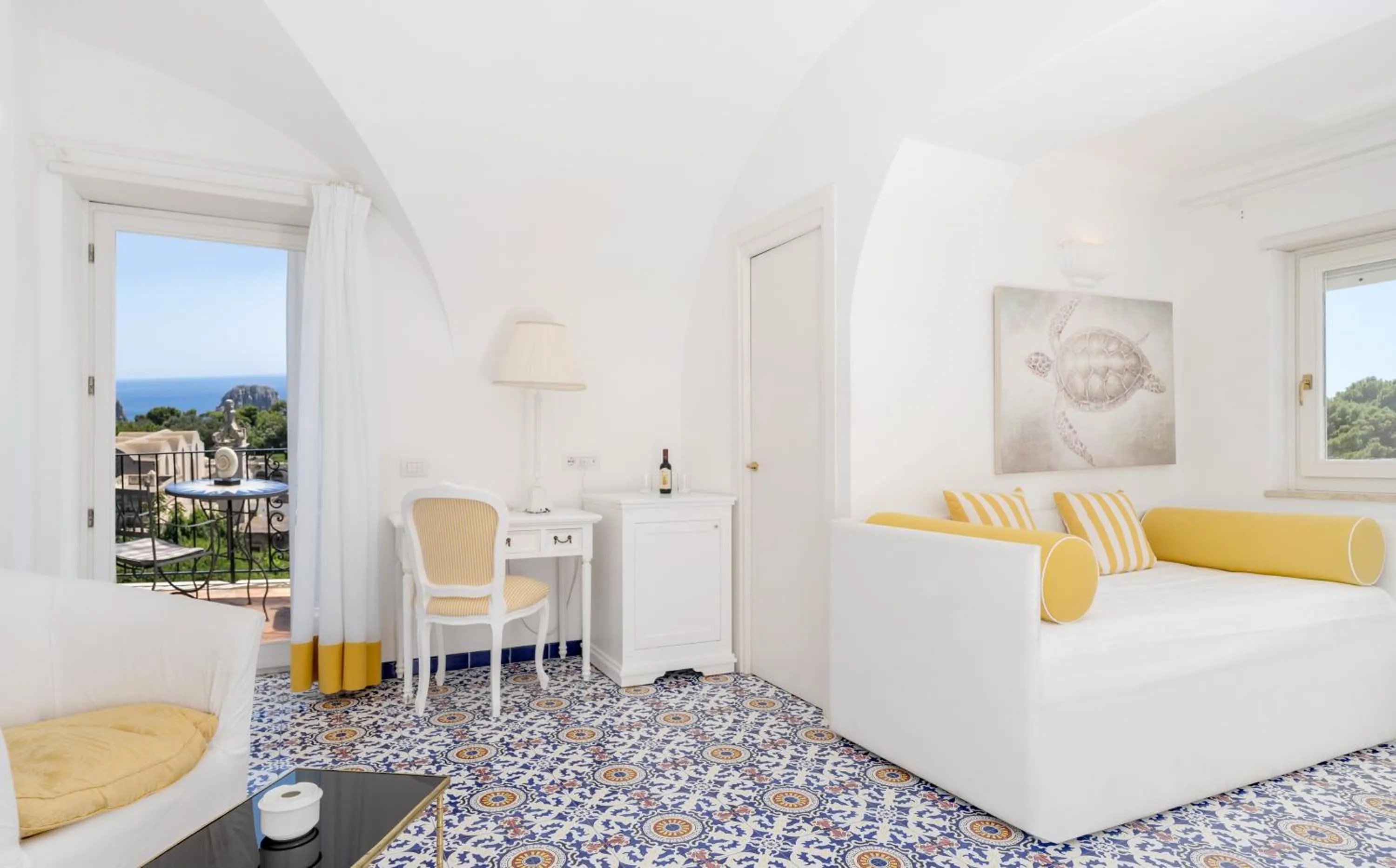 Seating area in Sina Flora