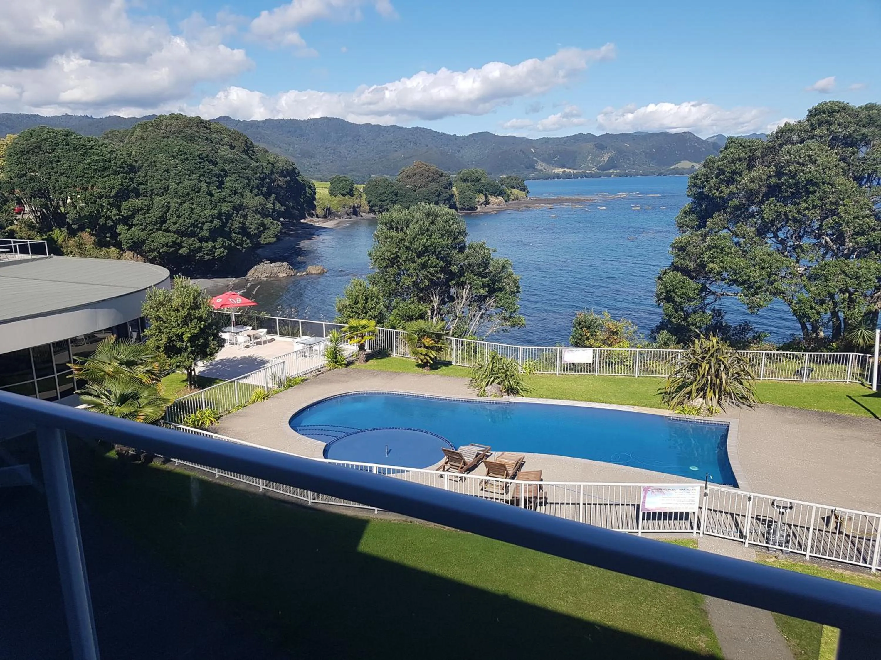 Day in Te Kaha Beach Hotel