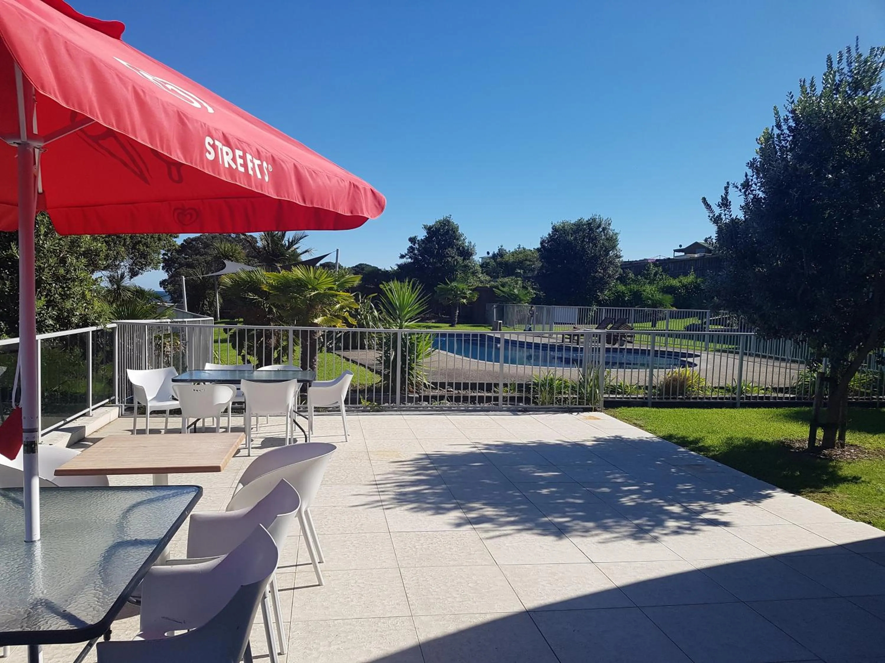 Restaurant/places to eat in Te Kaha Beach Hotel